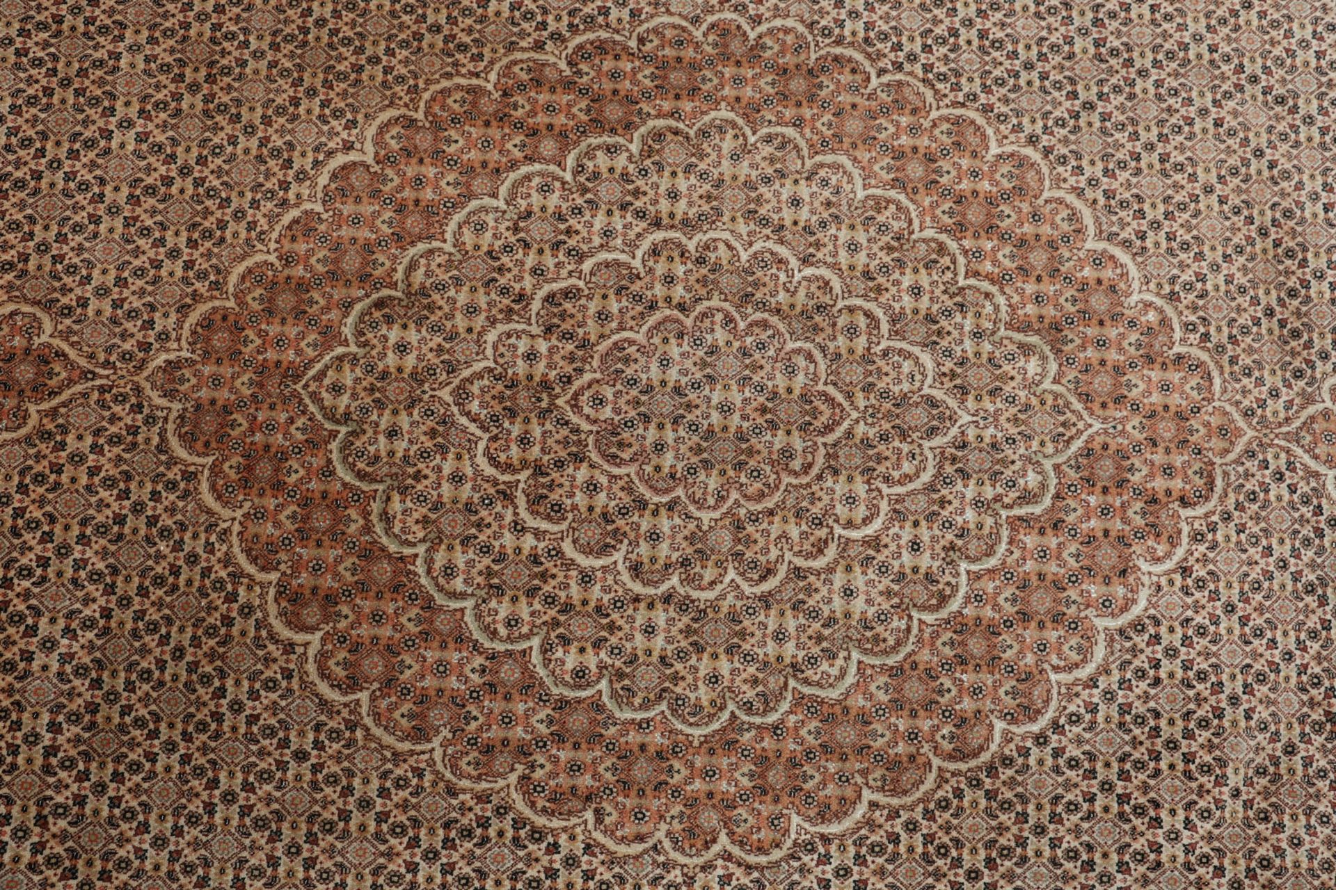 Täbriz Perserteppich aus Iran, 250 × 352 cm