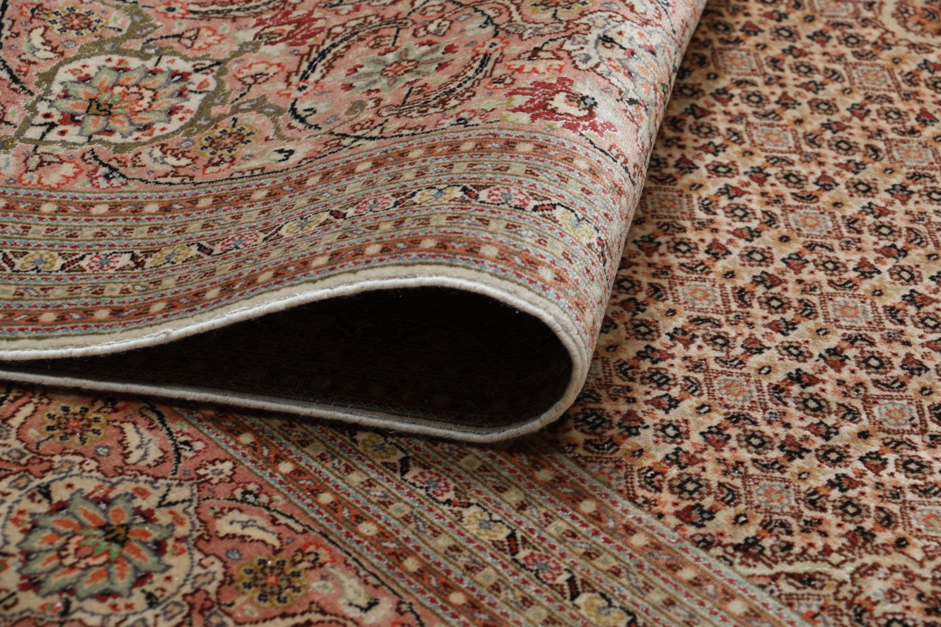 Täbriz Perserteppich aus Iran, 250 × 352 cm