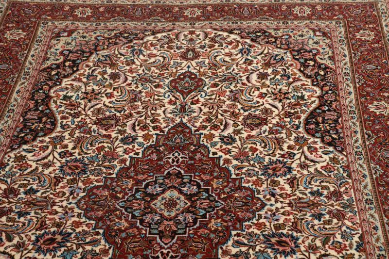 Handgeknüpfter Isfahan Perserteppich 139 × 211 cm