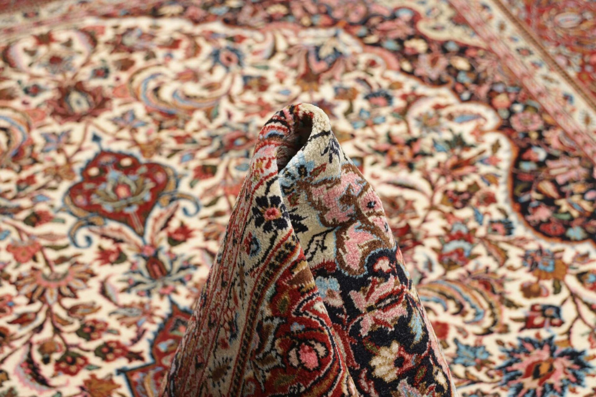 Handgeknüpfter Isfahan Perserteppich 139 × 211 cm