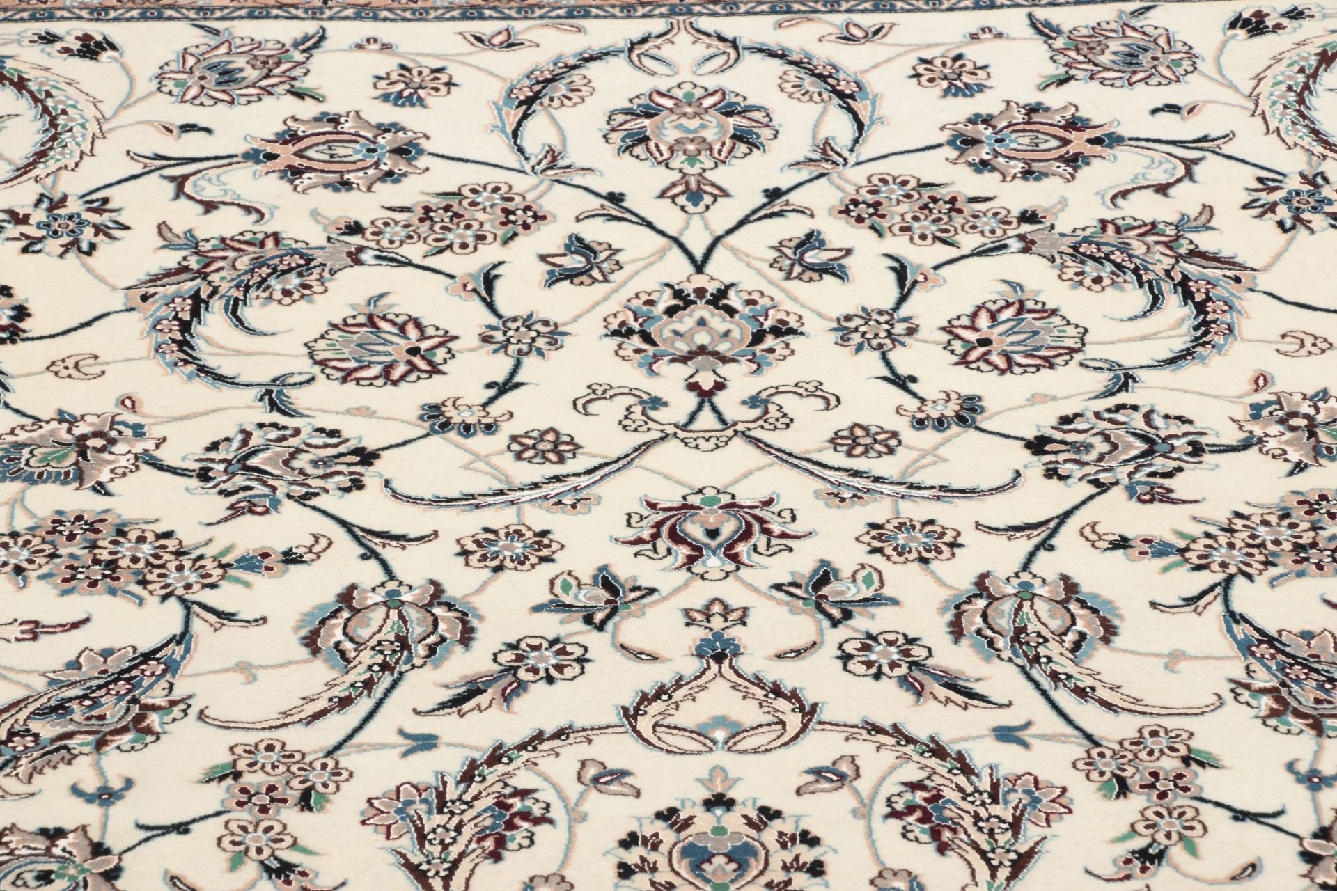 Nain Perserteppich 220 × 310 cm aus Wolle & Seide, handgeknüpft