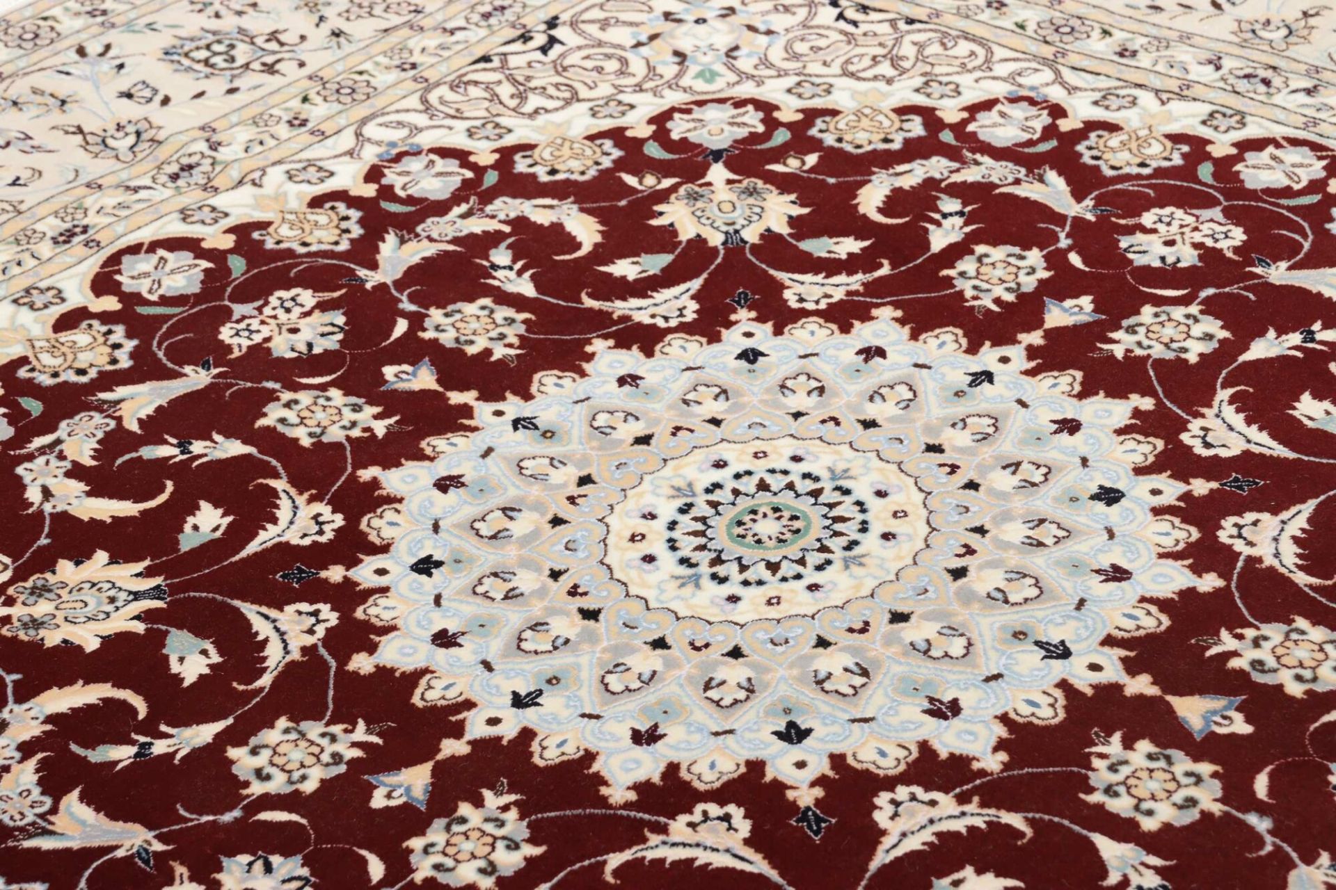 Nain Perserteppich aus Iran, 158 × 156 cm