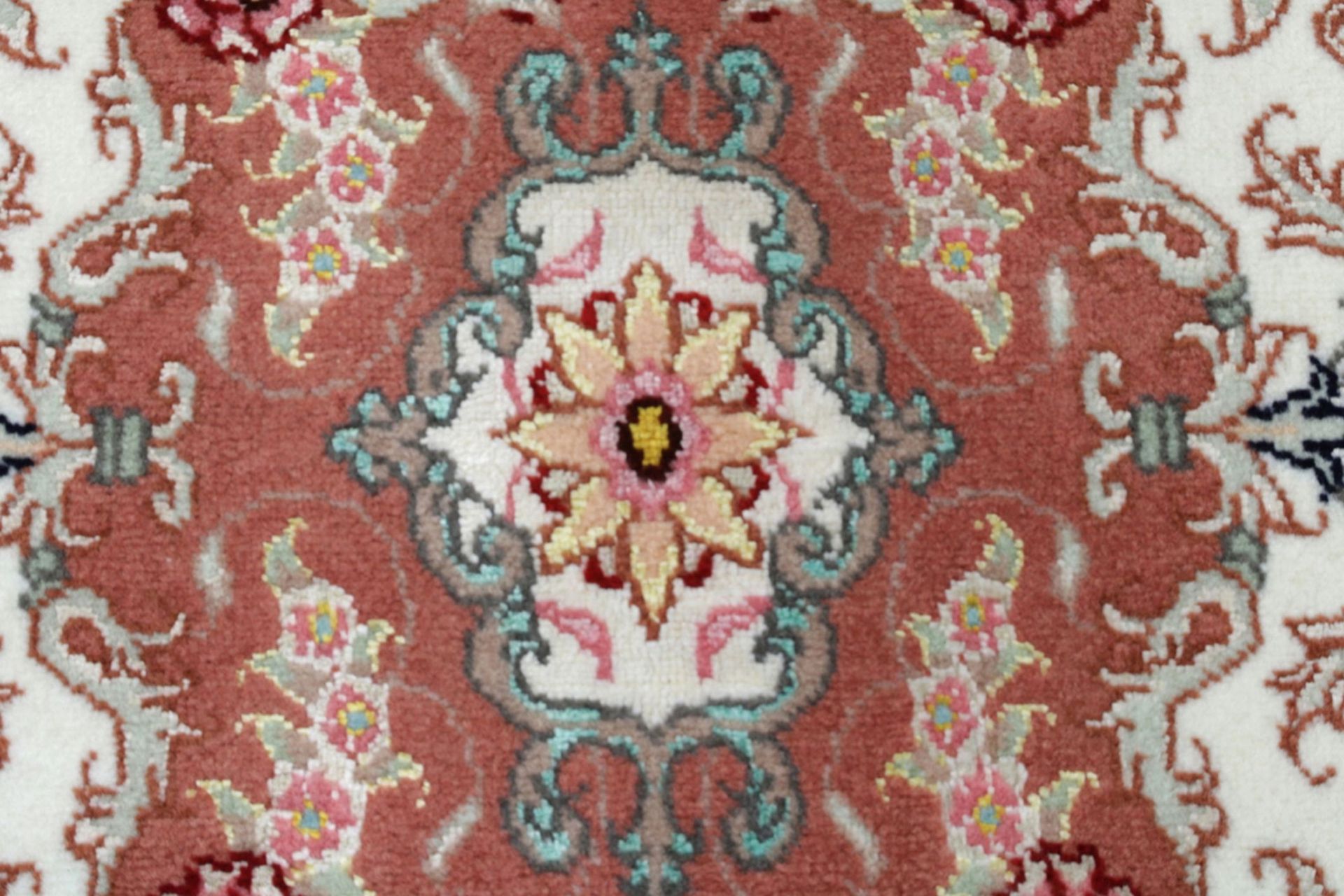 Täbriz Perserteppich aus Iran, 60 × 95 cm