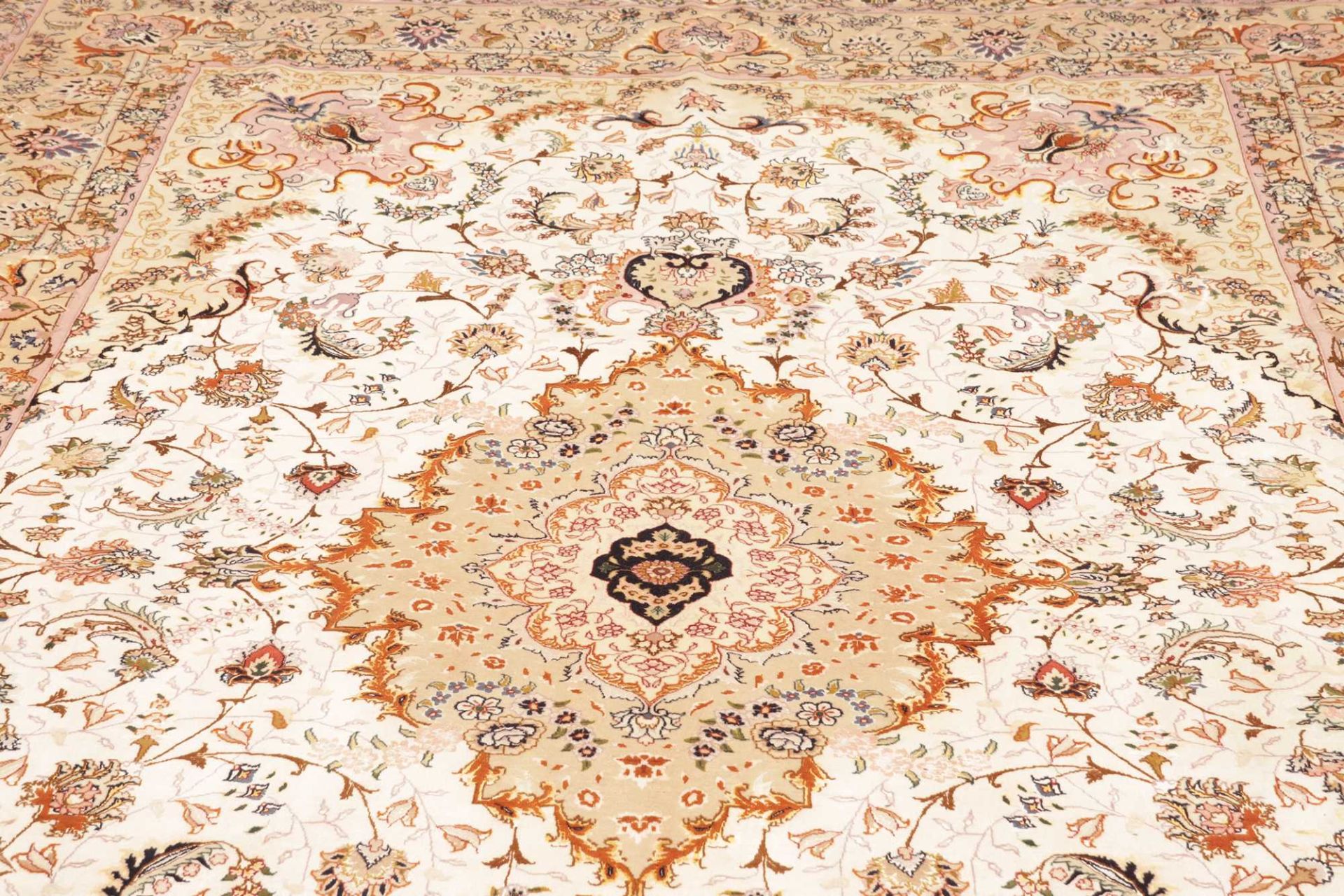 Täbriz Perserteppich aus Iran, 201 × 321 cm