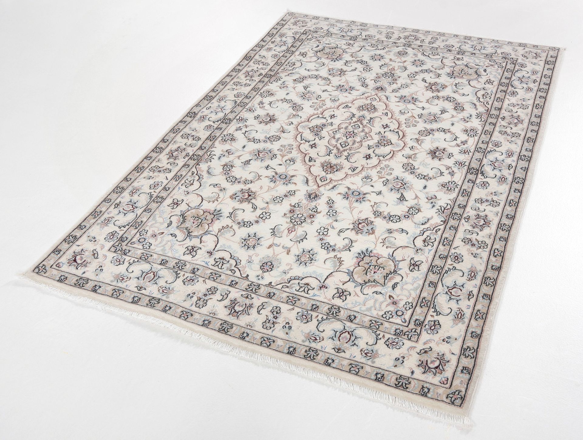 Handgeknüpfter Nain Perserteppich 108 × 160 cm