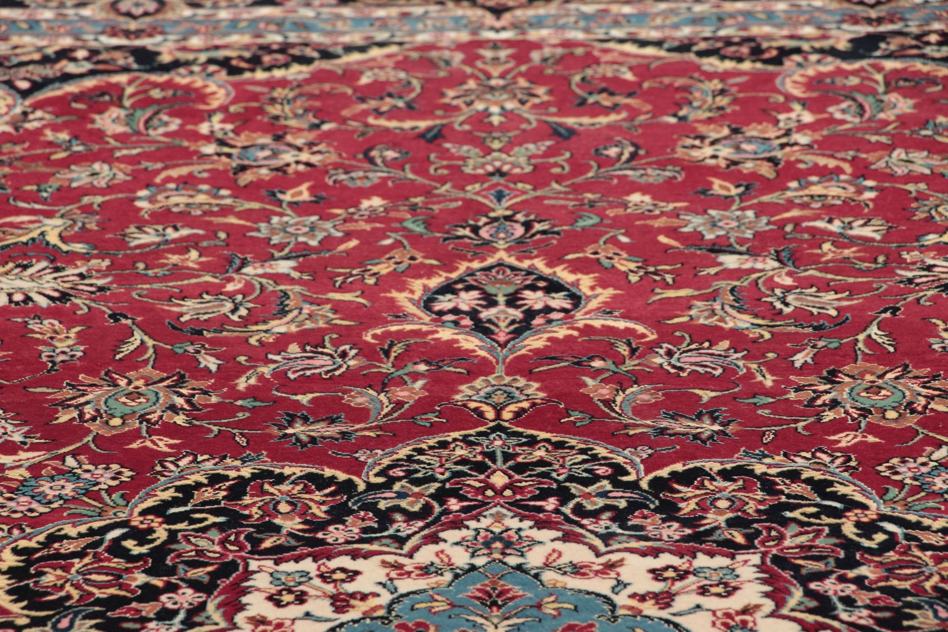 Handgeknüpfter Isfahan Perserteppich, 176 × 254 cm, Wolle & Seide