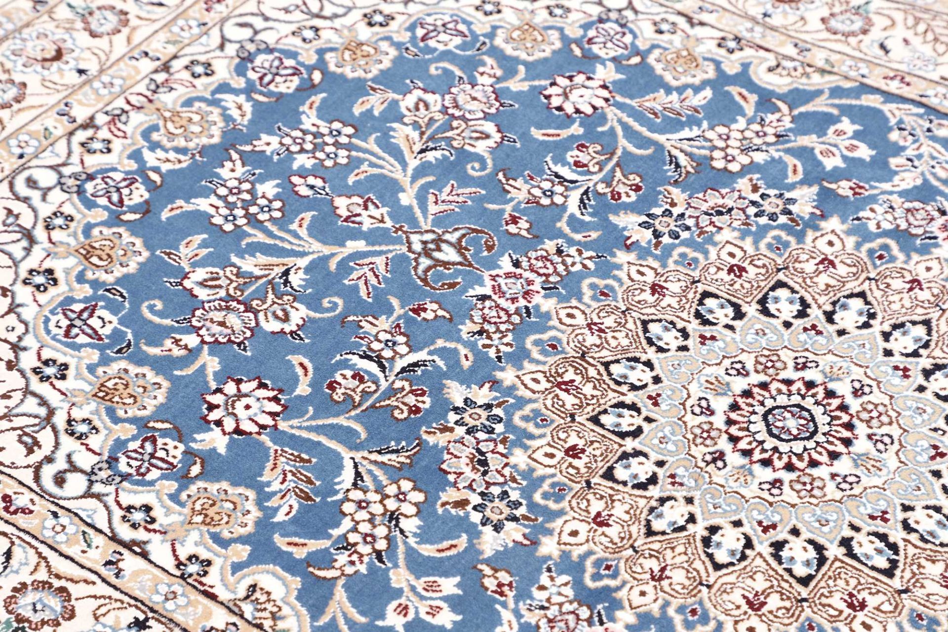 Nain Perserteppich aus Iran, 104 × 155 cm