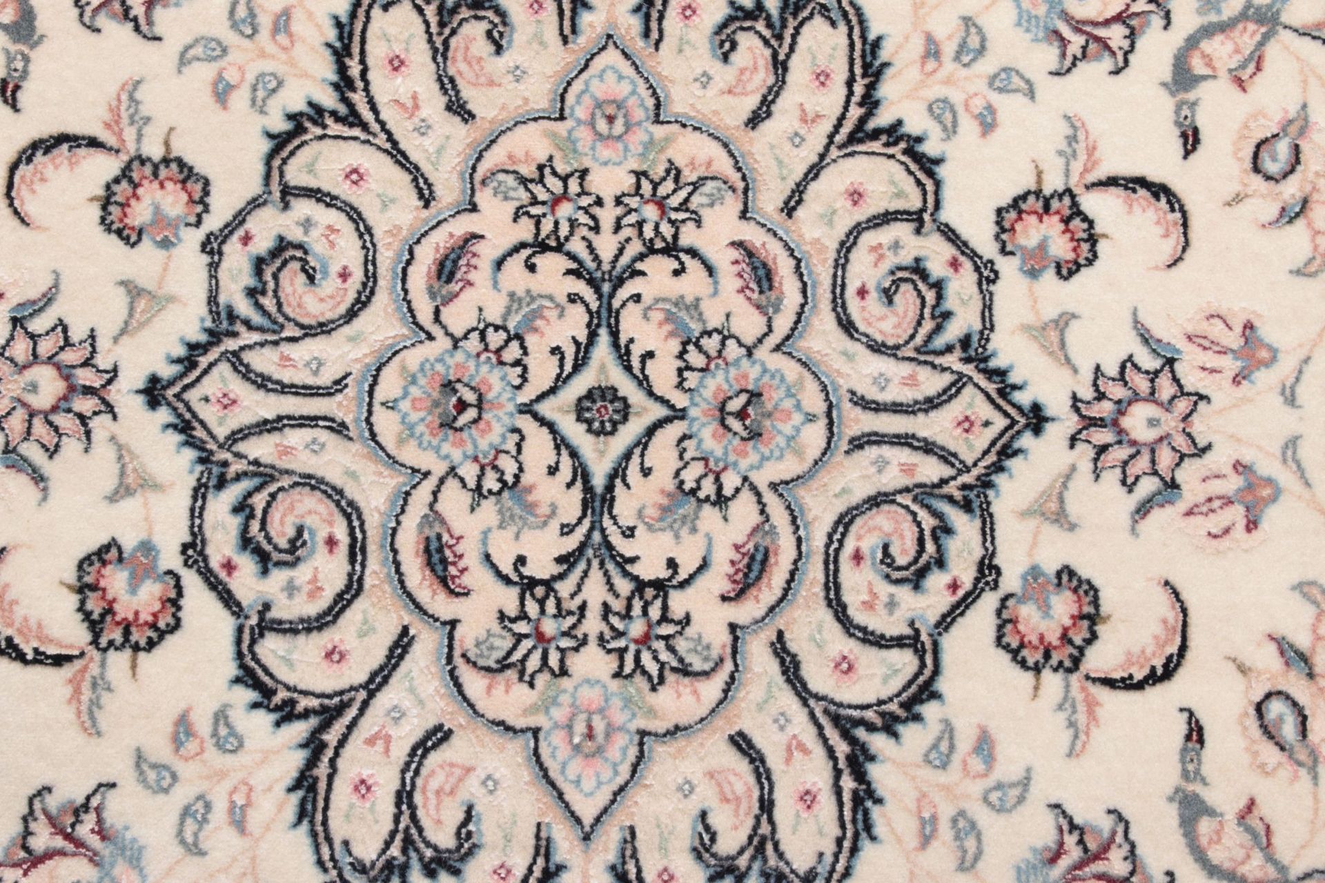 Handgeknüpfter Isfahan Perserteppich, 105 × 164 cm, Wolle & Seide