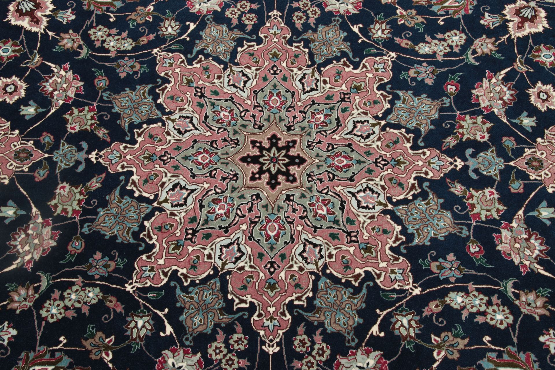 Täbriz Perserteppich 205 × 305 cm aus Wolle & Seide, handgeknüpft