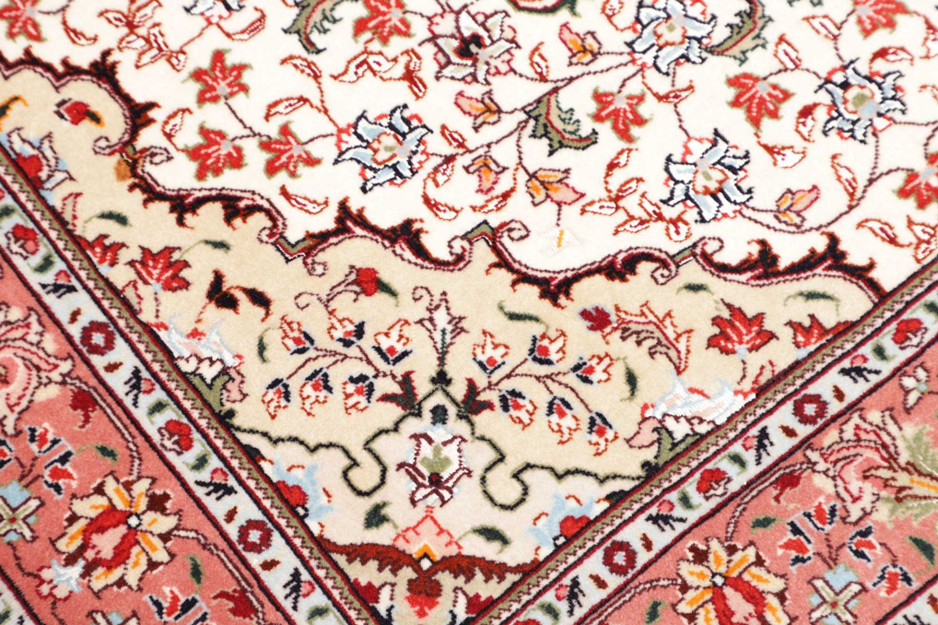 Täbriz Perserteppich aus Iran, 103 × 149 cm