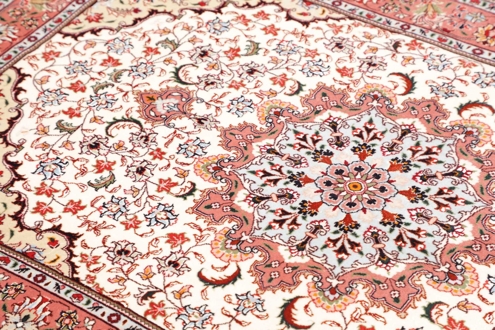 Täbriz Perserteppich aus Iran, 103 × 149 cm