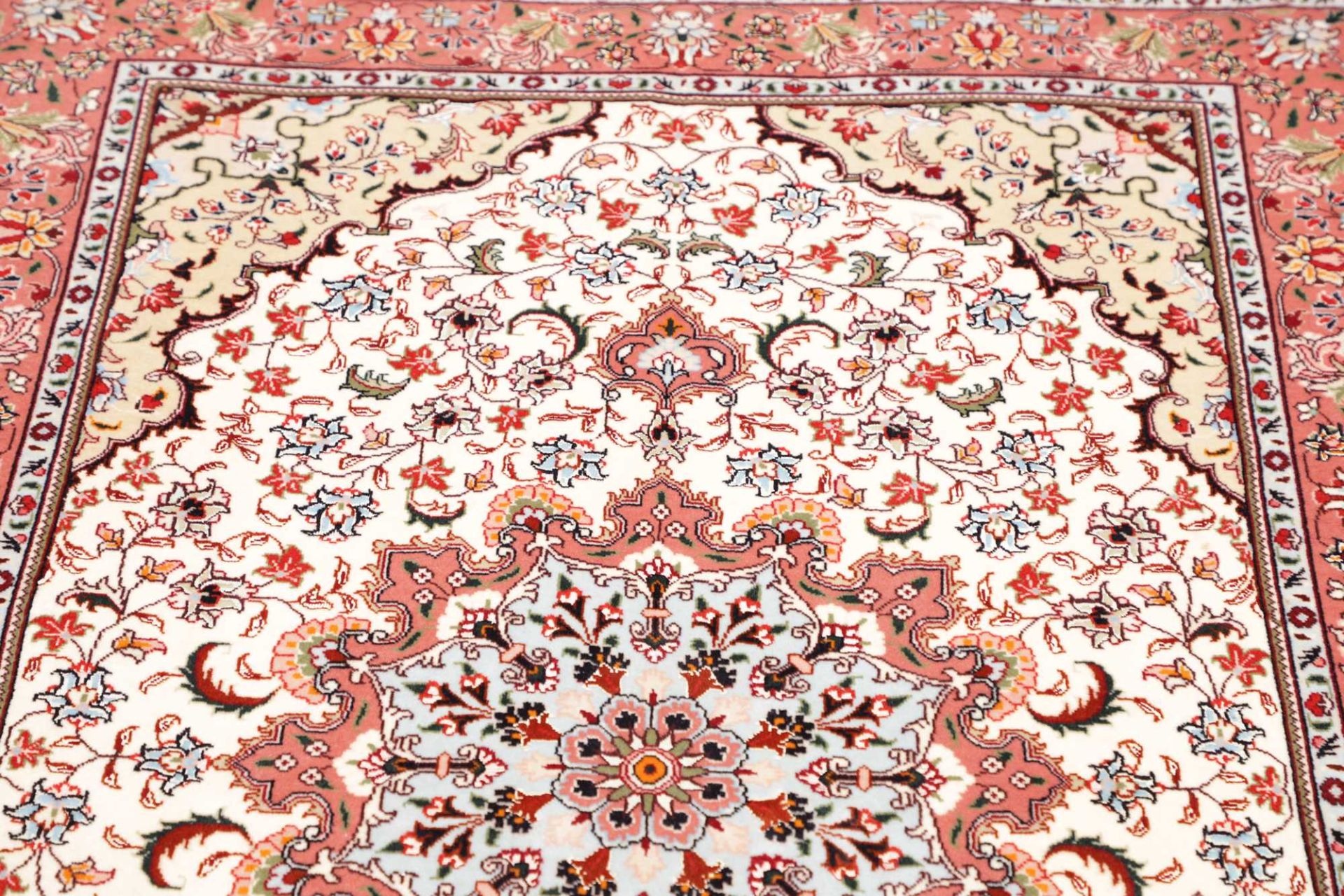 Täbriz Perserteppich aus Iran, 103 × 149 cm