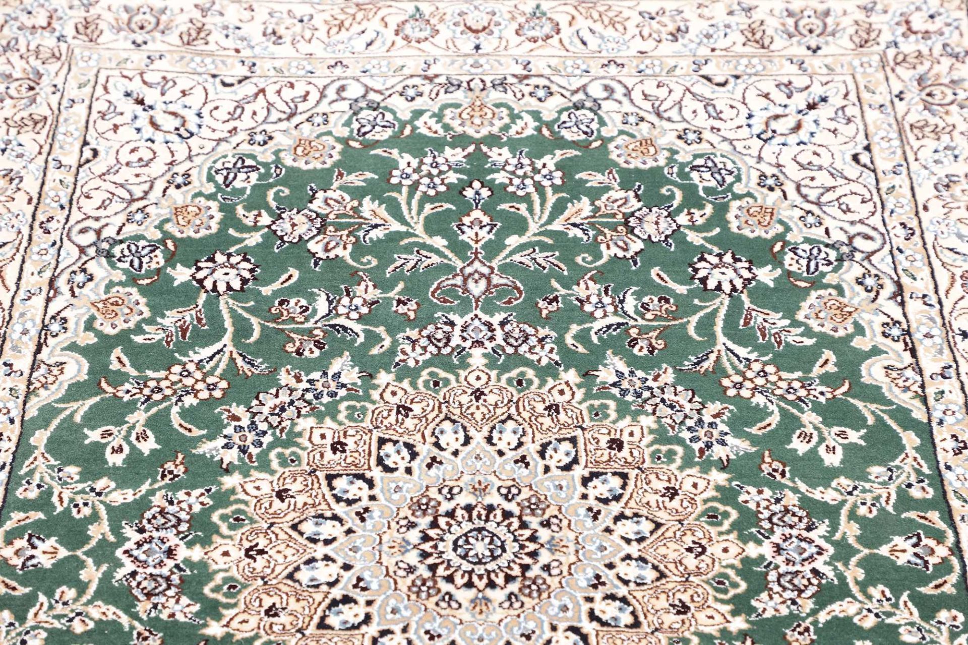 Handgeknüpfter Nain Perserteppich 106 × 153 cm