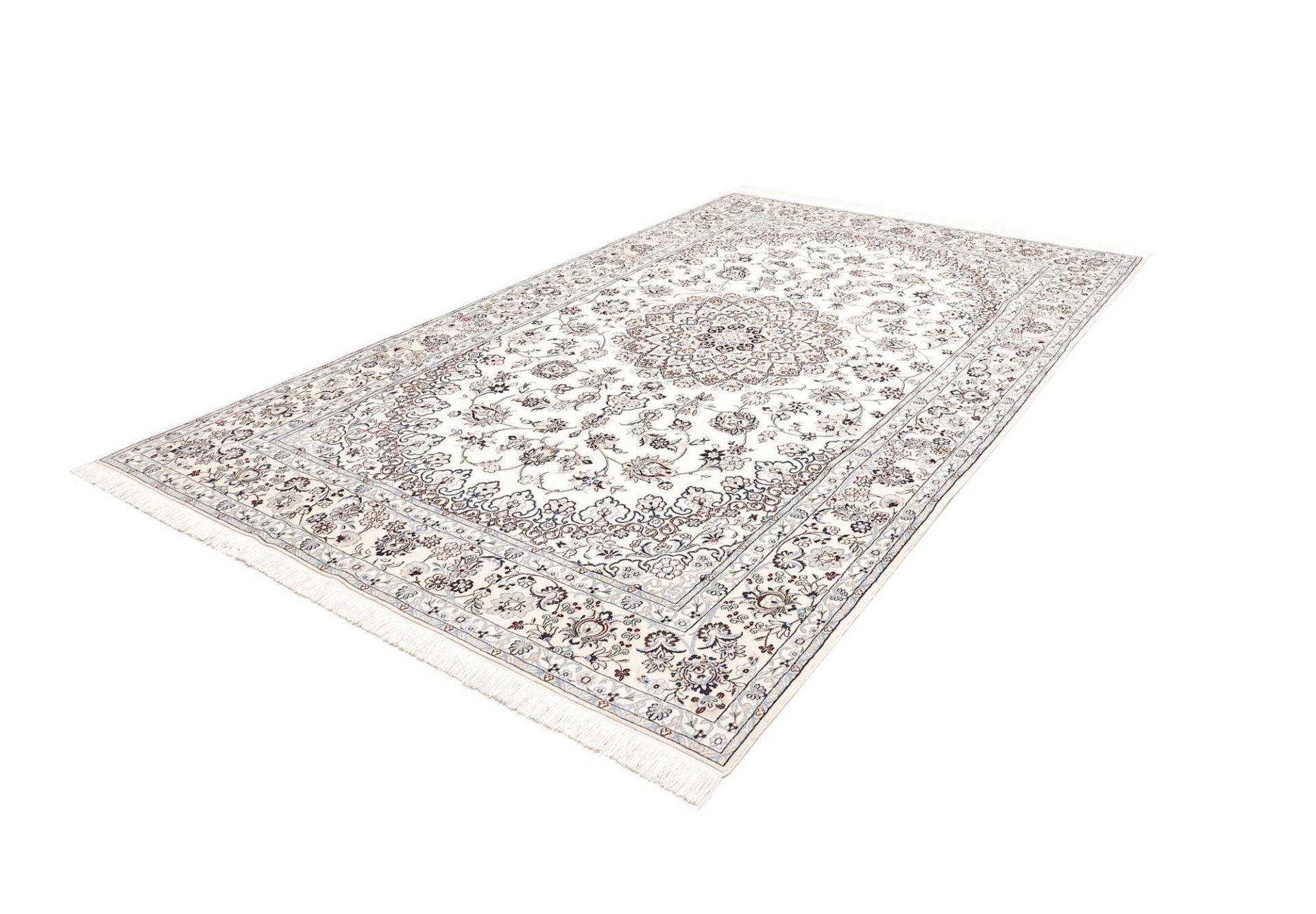 Nain Perserteppich aus Iran, 206 × 324 cm
