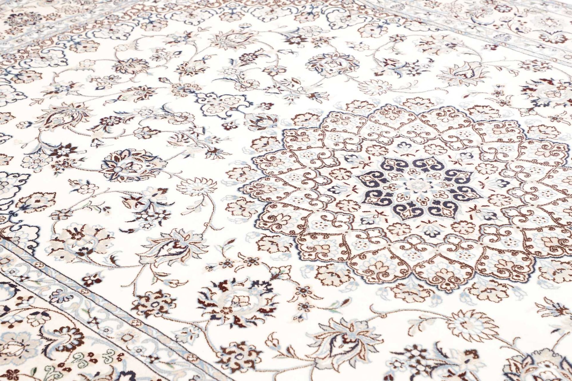 Nain Perserteppich aus Iran, 206 × 324 cm