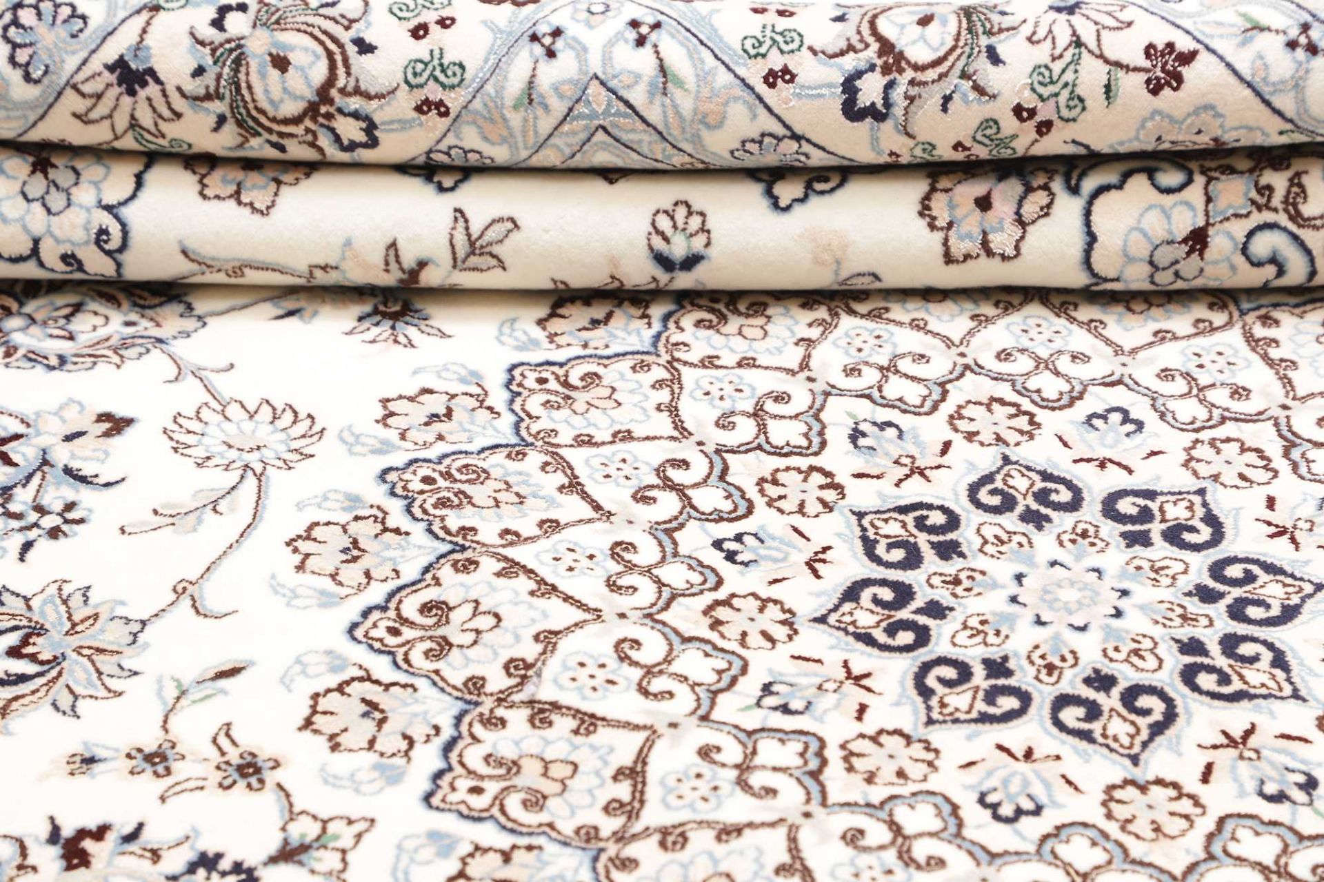 Nain Perserteppich aus Iran, 206 × 324 cm