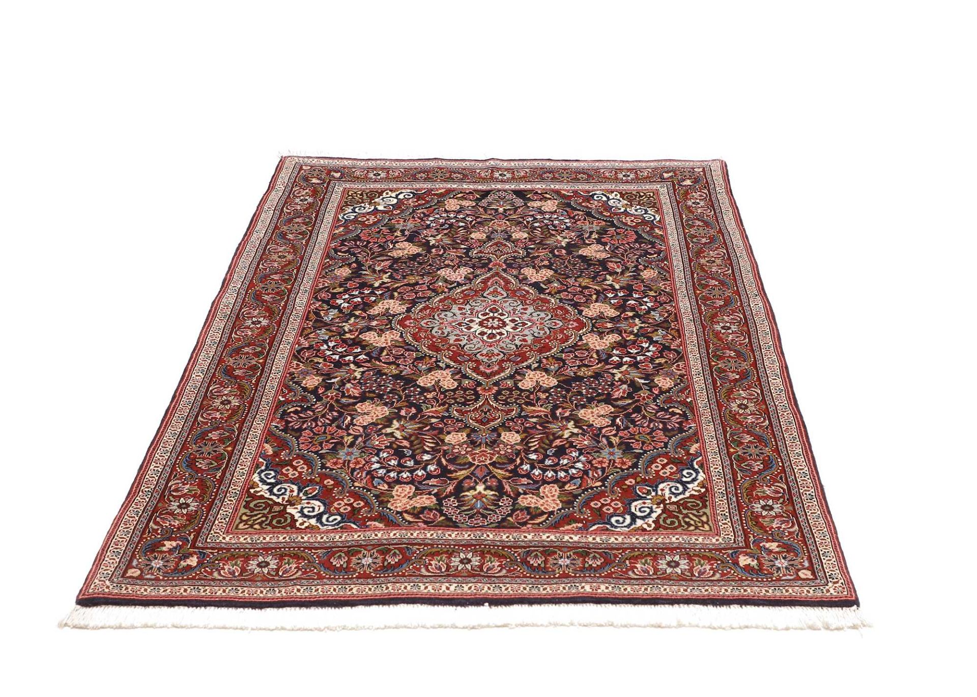 Isfahan Perserteppich 112 × 163 cm aus Wolle & Seide, handgeknüpft