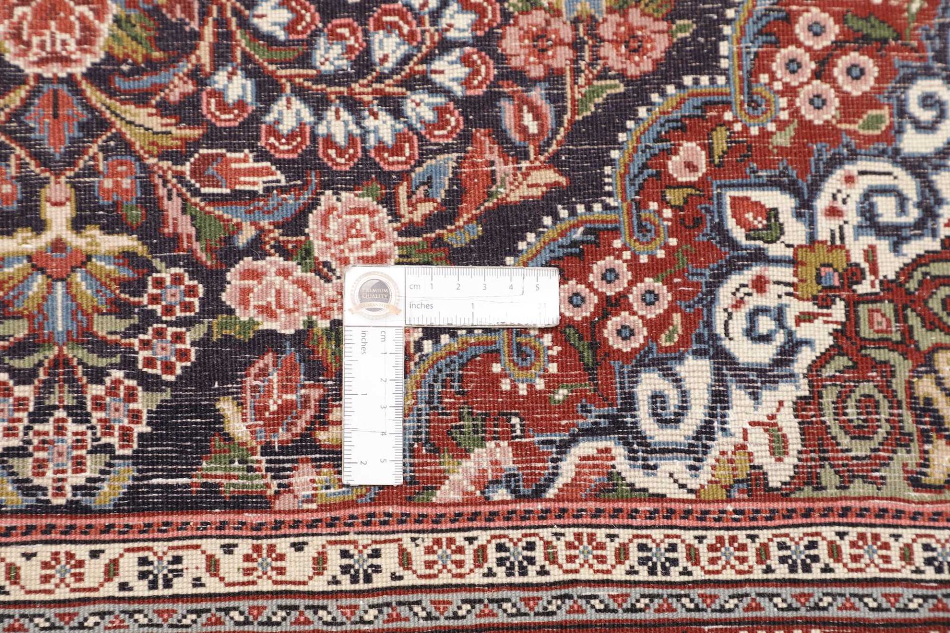 Isfahan Perserteppich 112 × 163 cm aus Wolle & Seide, handgeknüpft