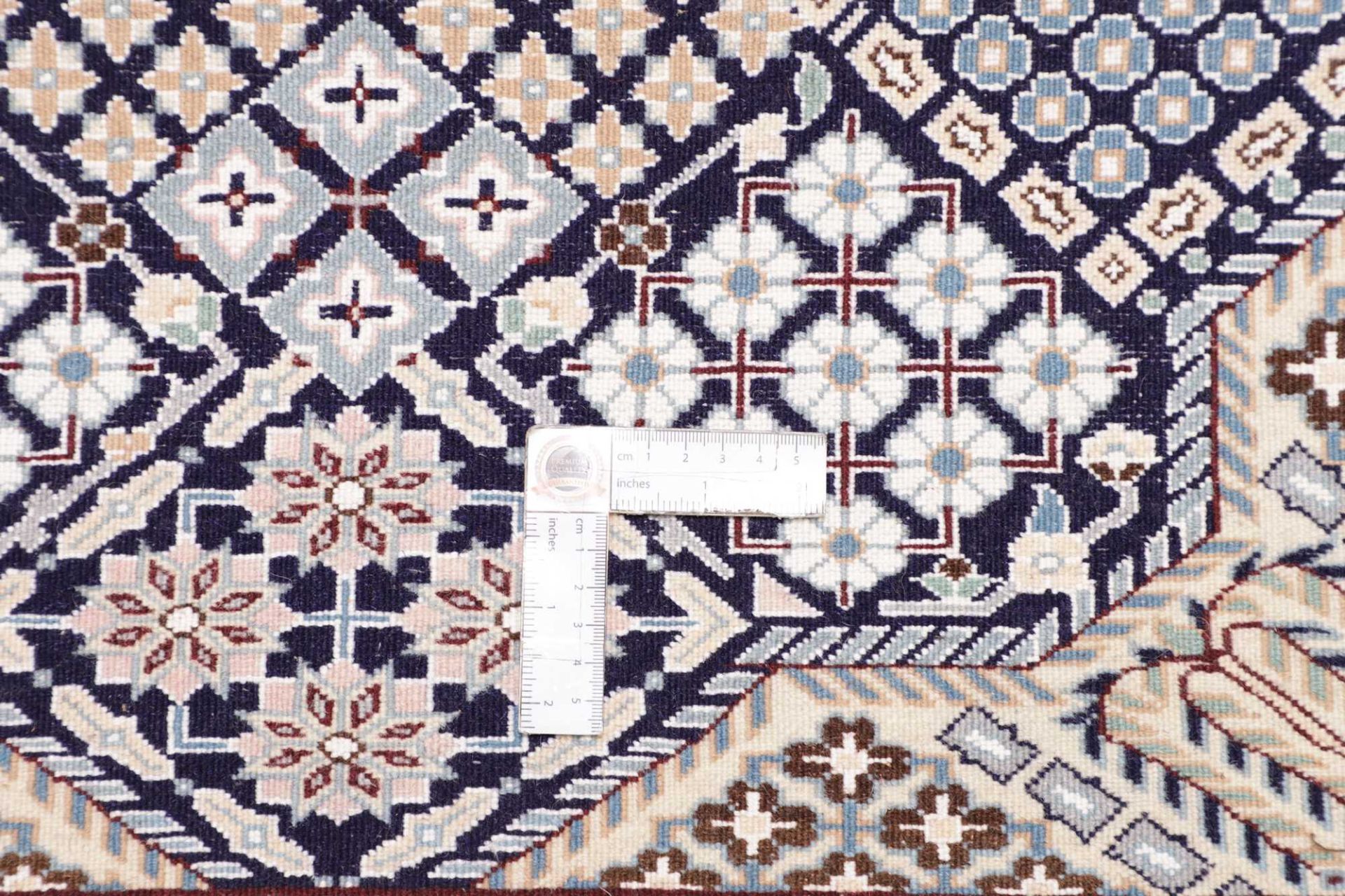 Nain Perserteppich 93 × 119 cm aus Wolle, handgeknüpft