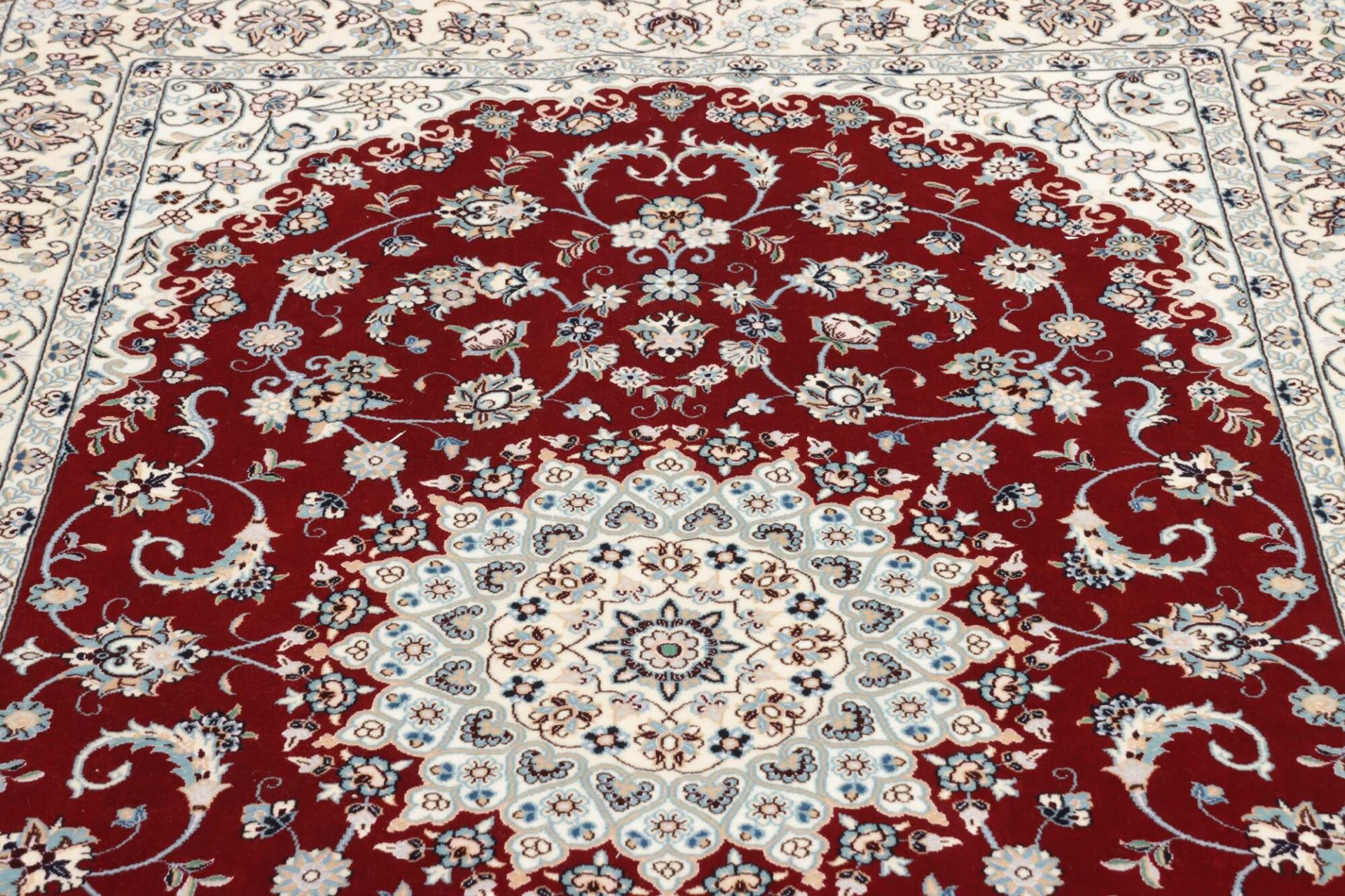 Handgeknüpfter Nain Perserteppich, 131 × 197 cm, Wolle