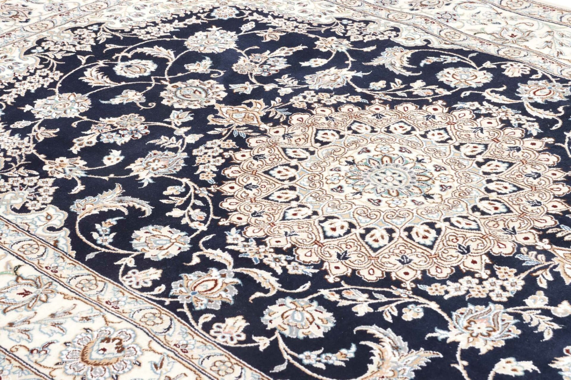 Nain Perserteppich aus Iran, 157 × 252 cm