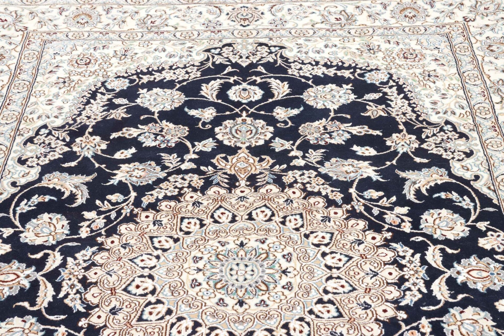 Nain Perserteppich aus Iran, 157 × 252 cm