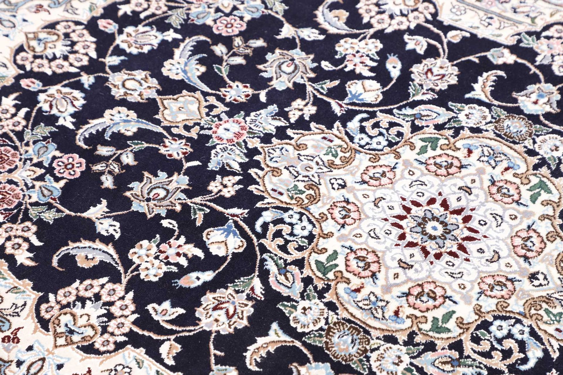 Nain Perserteppich aus Iran, 102 × 154 cm