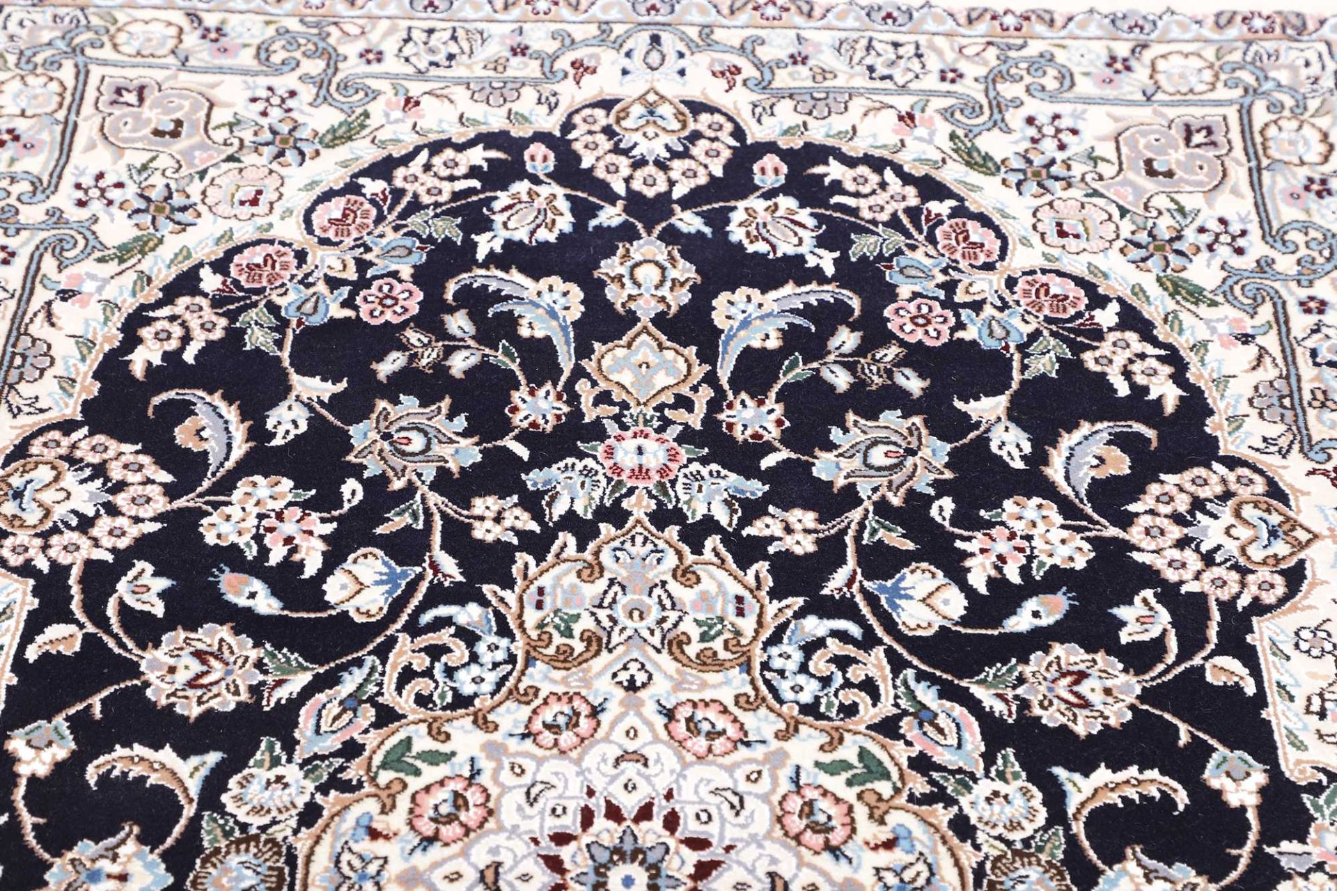 Nain Perserteppich aus Iran, 102 × 154 cm