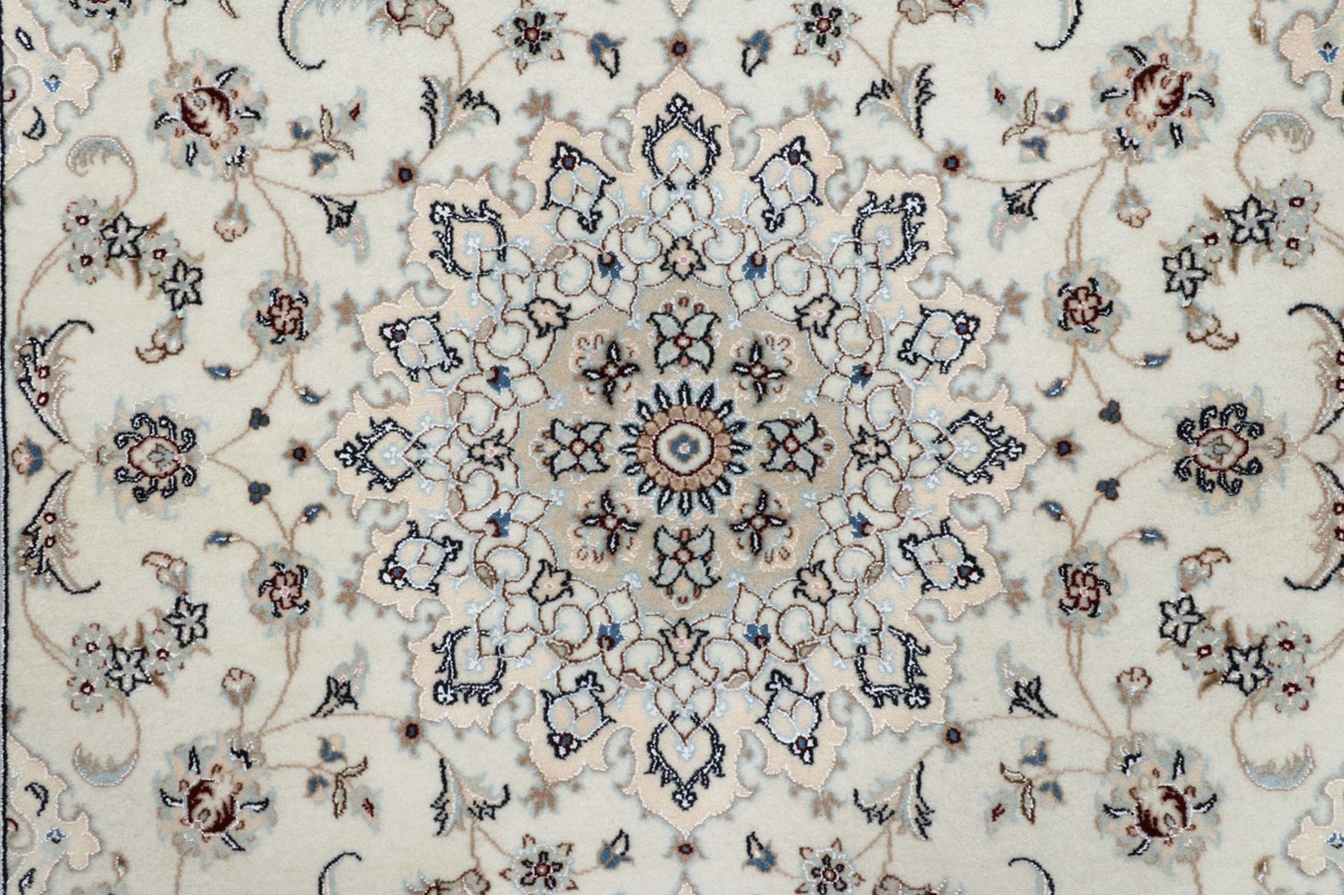 Nain Perserteppich aus Iran, 108 × 160 cm