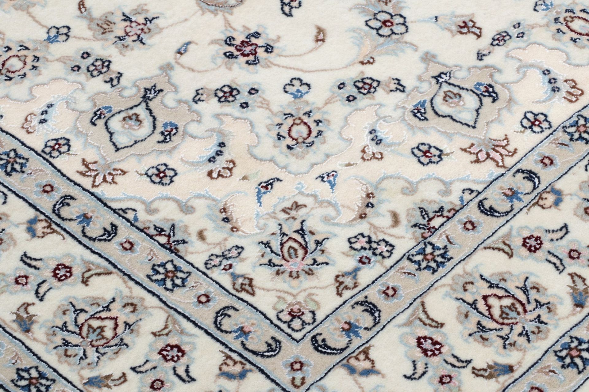 Nain Perserteppich aus Iran, 108 × 160 cm