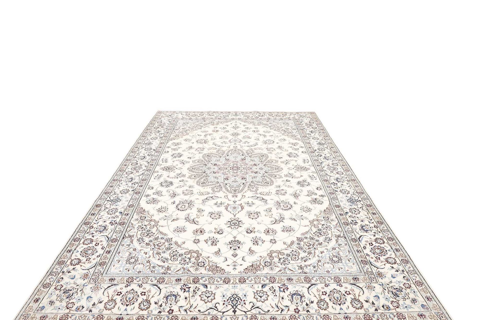 Handgeknüpfter Nain Perserteppich 203 × 305 cm