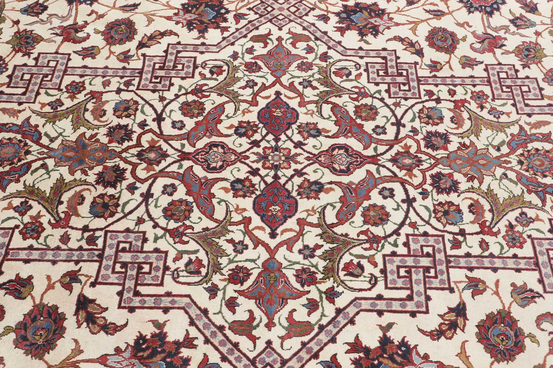 Handgeknüpfter Isfahan Perserteppich 369 × 523 cm