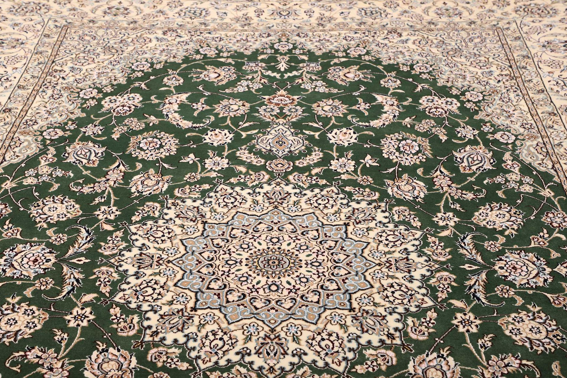 Handgeknüpfter Nain Perserteppich 203 × 307 cm