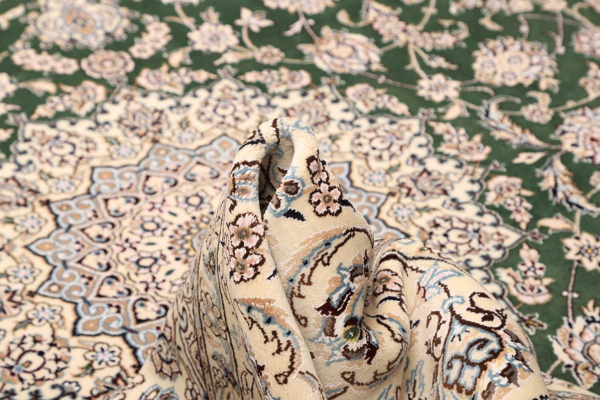 Handgeknüpfter Nain Perserteppich 203 × 307 cm