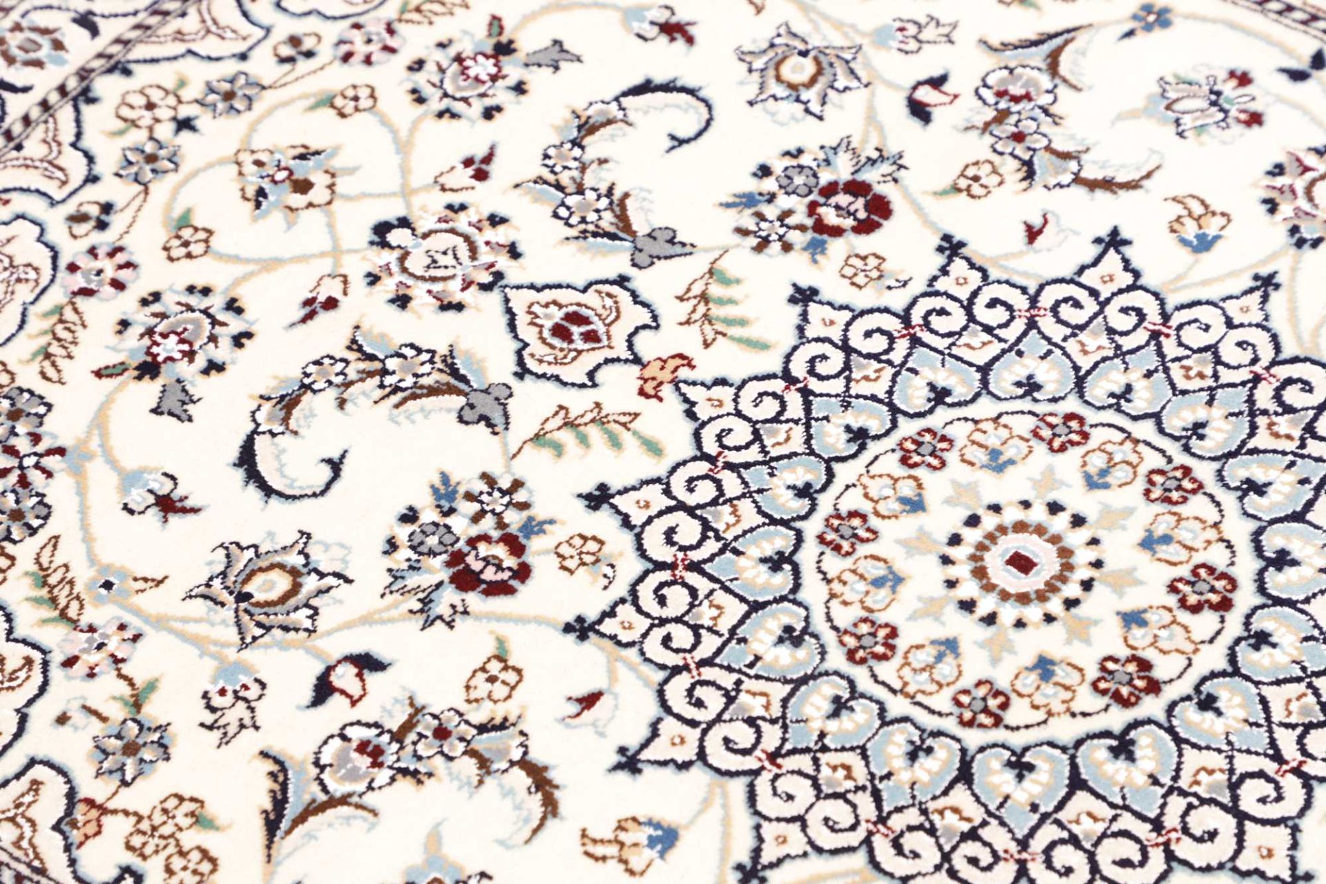 Nain Perserteppich aus Iran, 88 × 125 cm