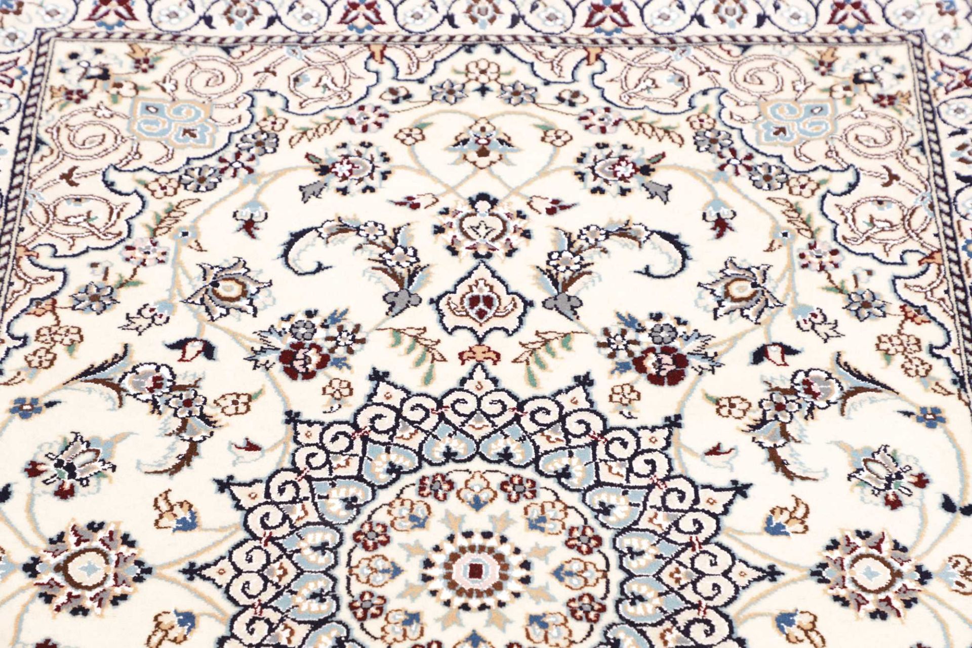 Nain Perserteppich aus Iran, 88 × 125 cm