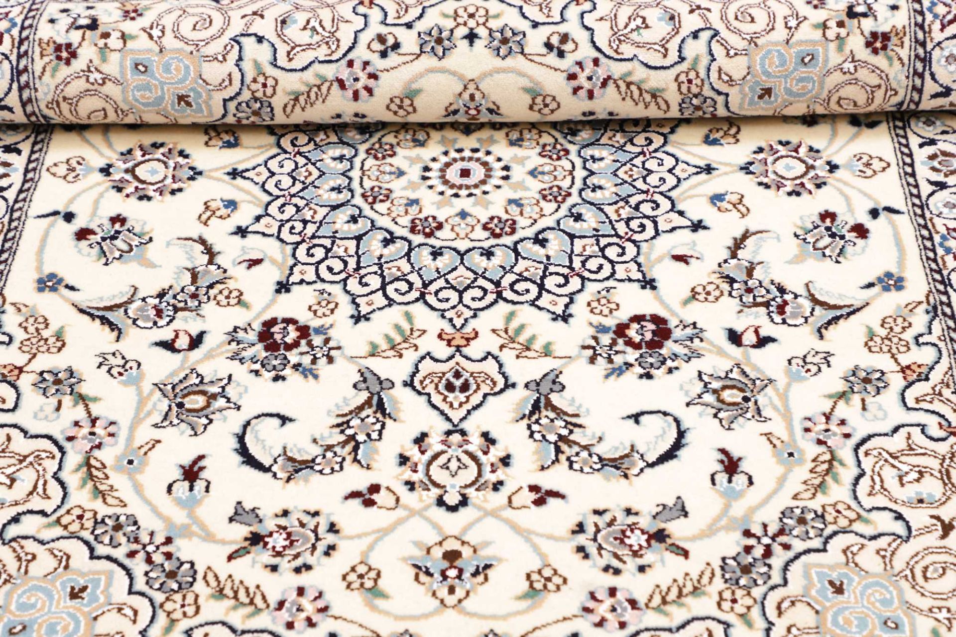 Nain Perserteppich aus Iran, 88 × 125 cm