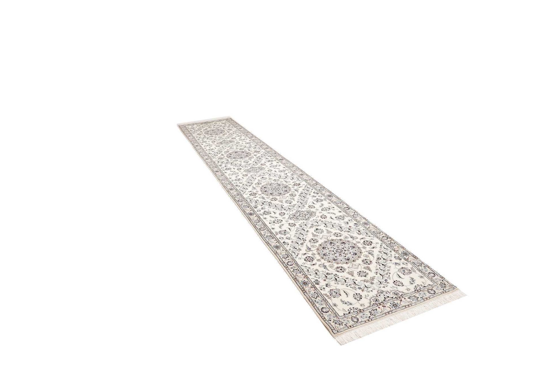 Handgeknüpfter Nain Perserteppich 81 × 421 cm