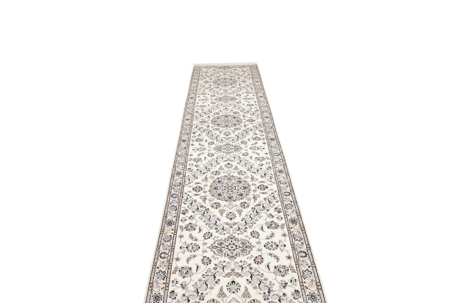 Handgeknüpfter Nain Perserteppich 81 × 421 cm