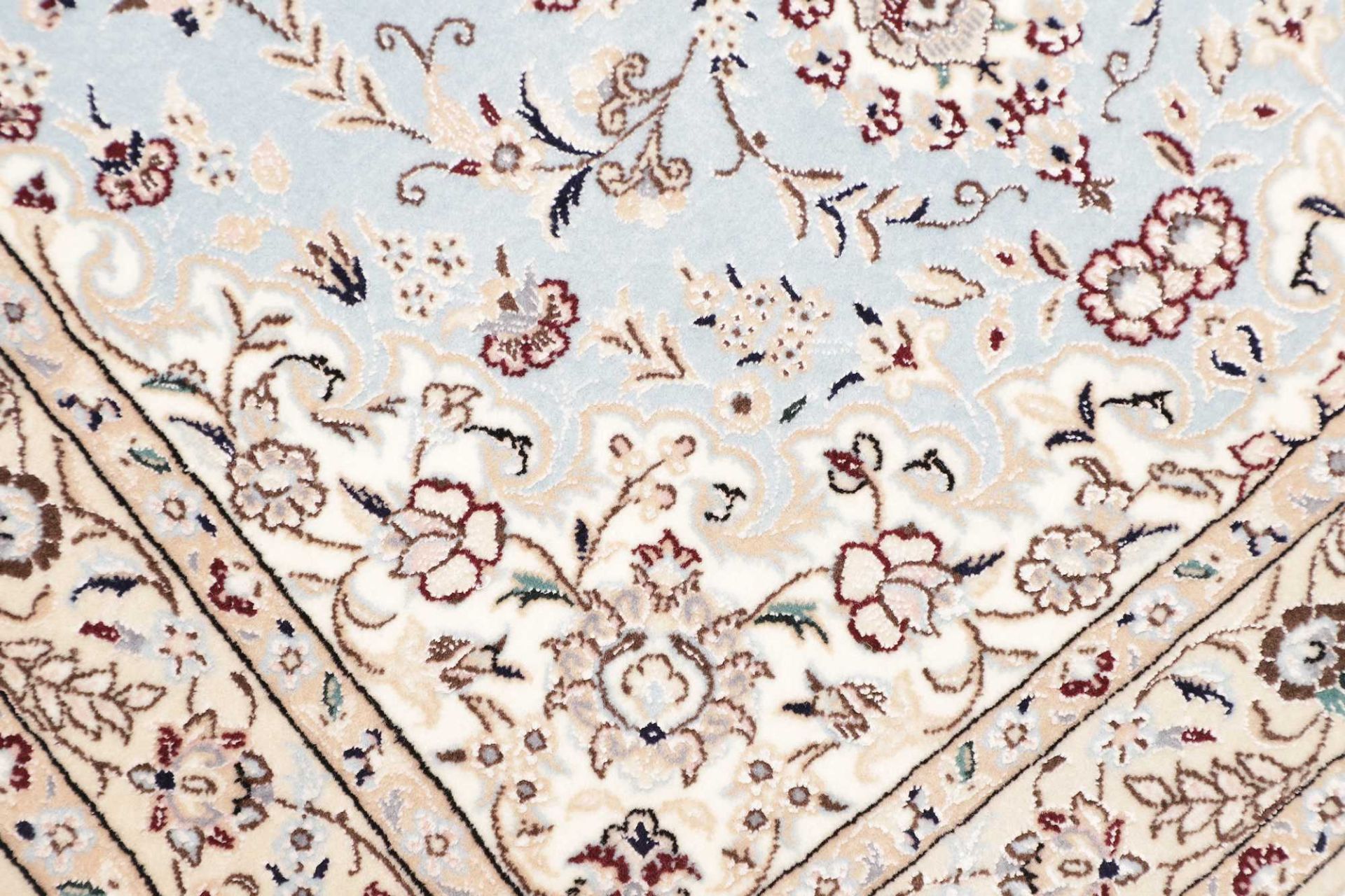 Nain Perserteppich aus Iran, 82 × 121 cm