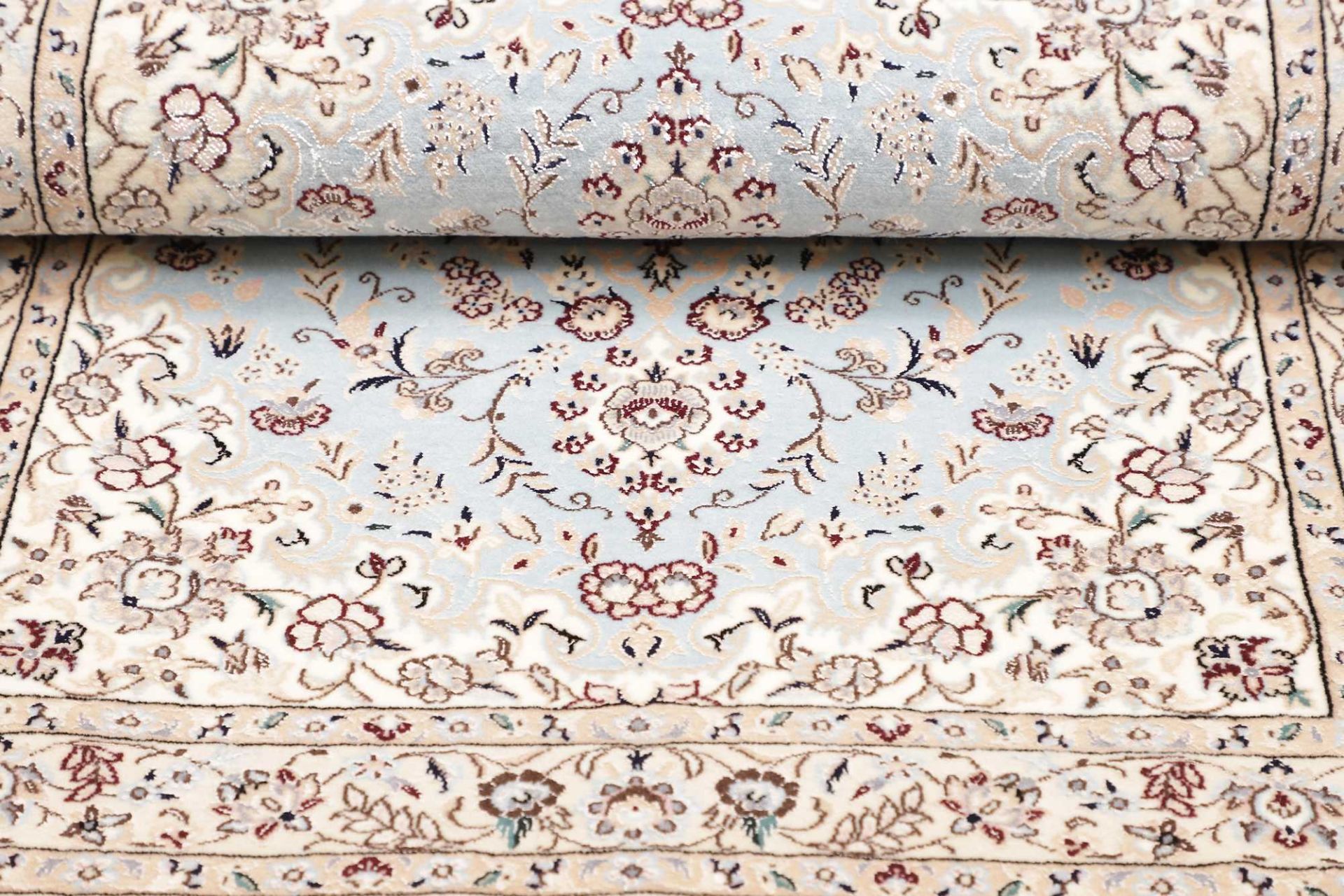 Nain Perserteppich aus Iran, 82 × 121 cm