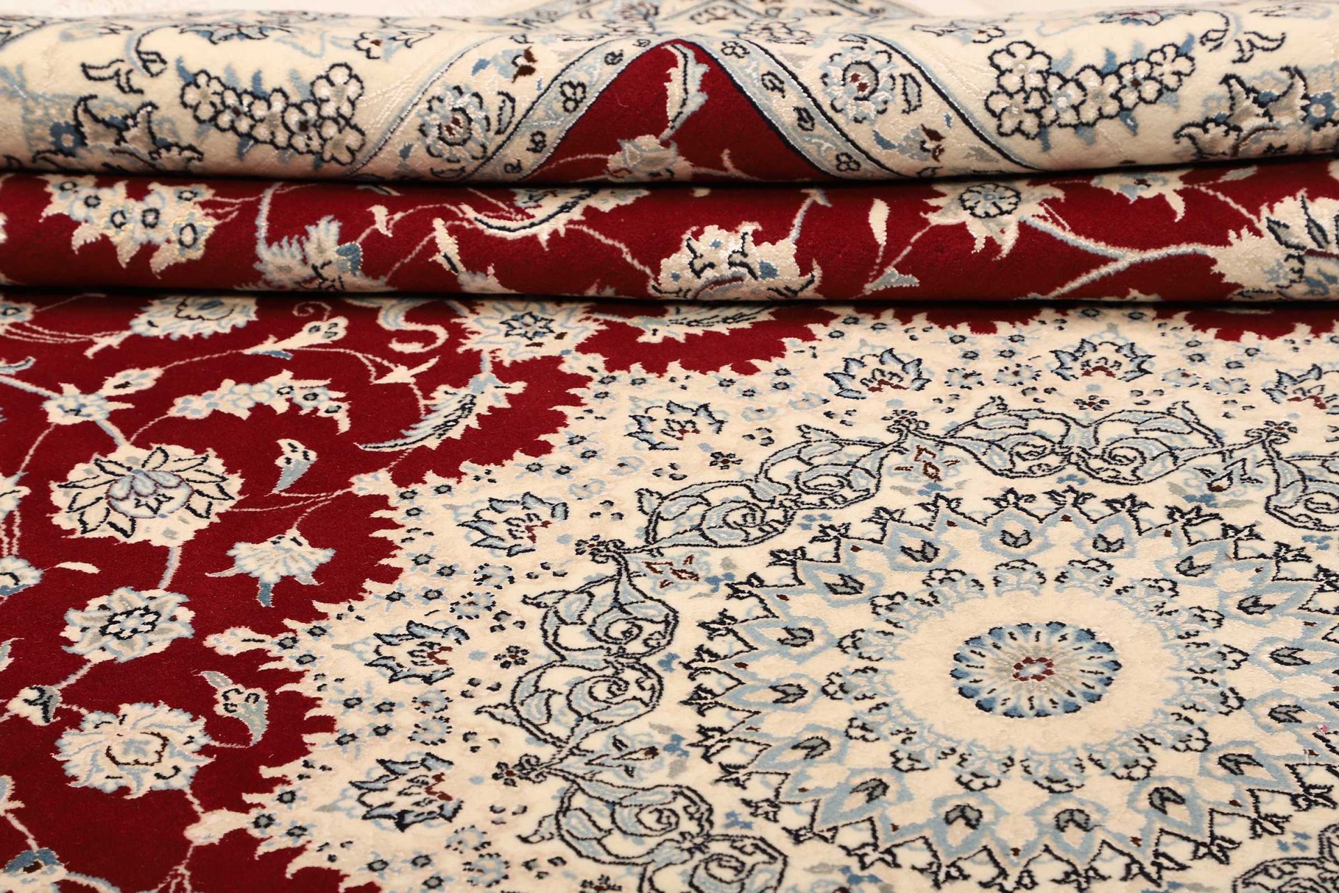 Nain Perserteppich aus Iran, 251 × 339 cm