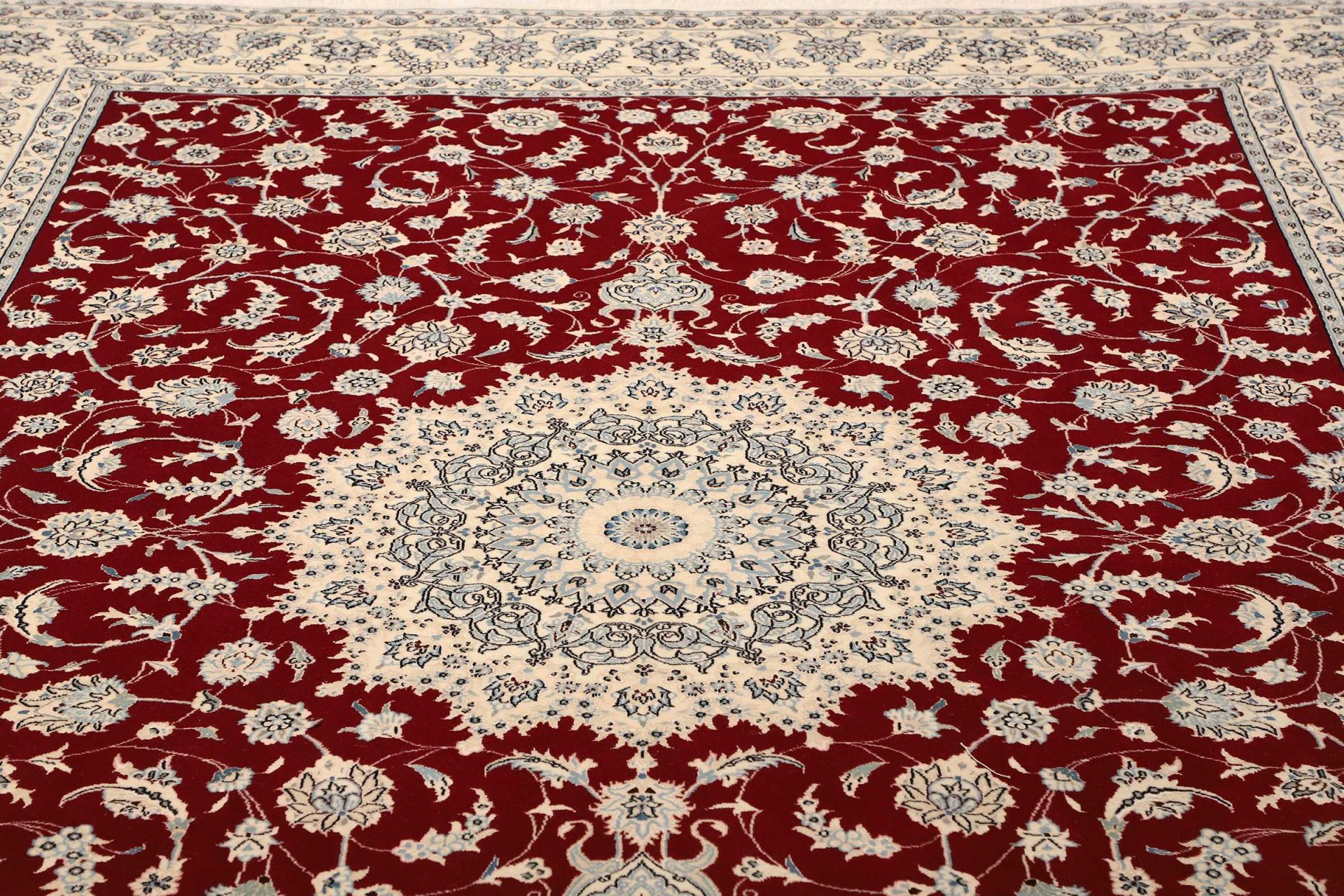 Nain Perserteppich aus Iran, 251 × 339 cm