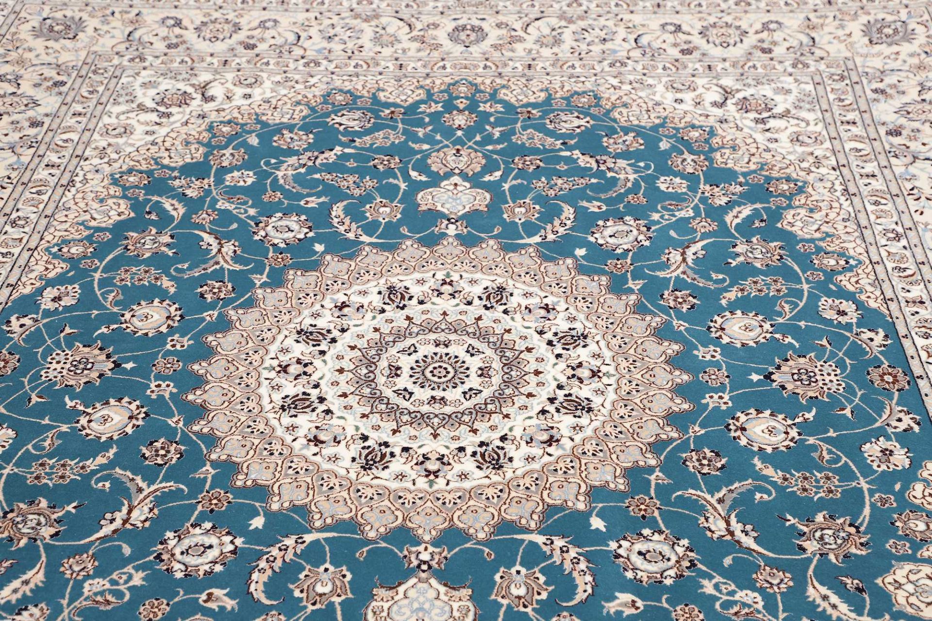 Nain Perserteppich 214 × 254 cm aus Wolle, handgeknüpft