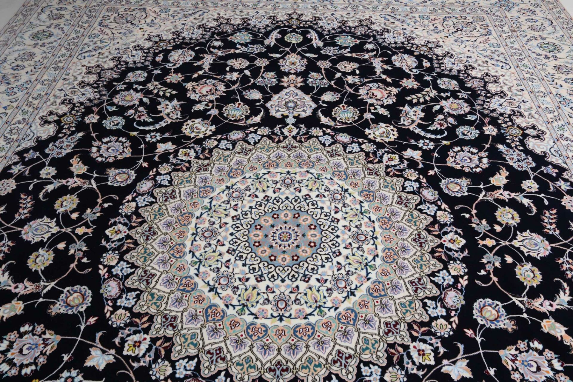 Nain Perserteppich aus Iran, 301 × 410 cm