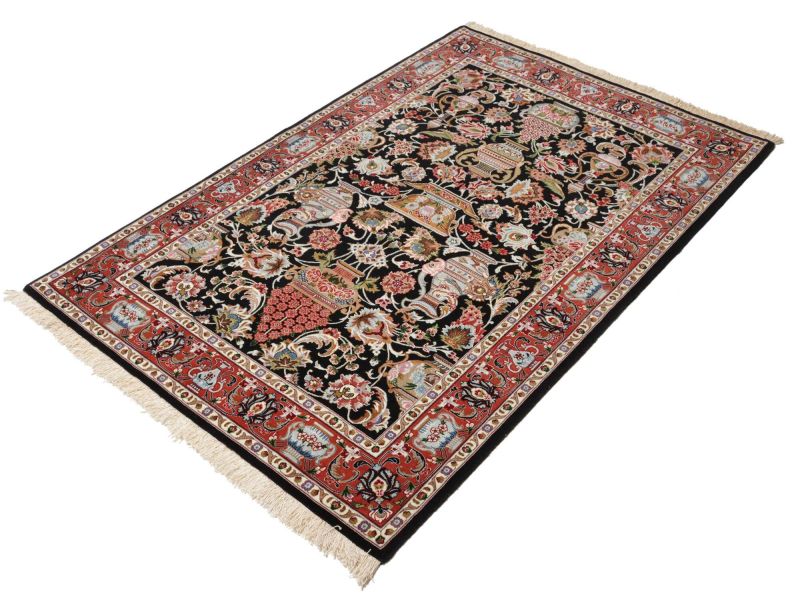 Handgeknüpfter Isfahan Perserteppich, 104 × 156 cm, Wolle & Seide