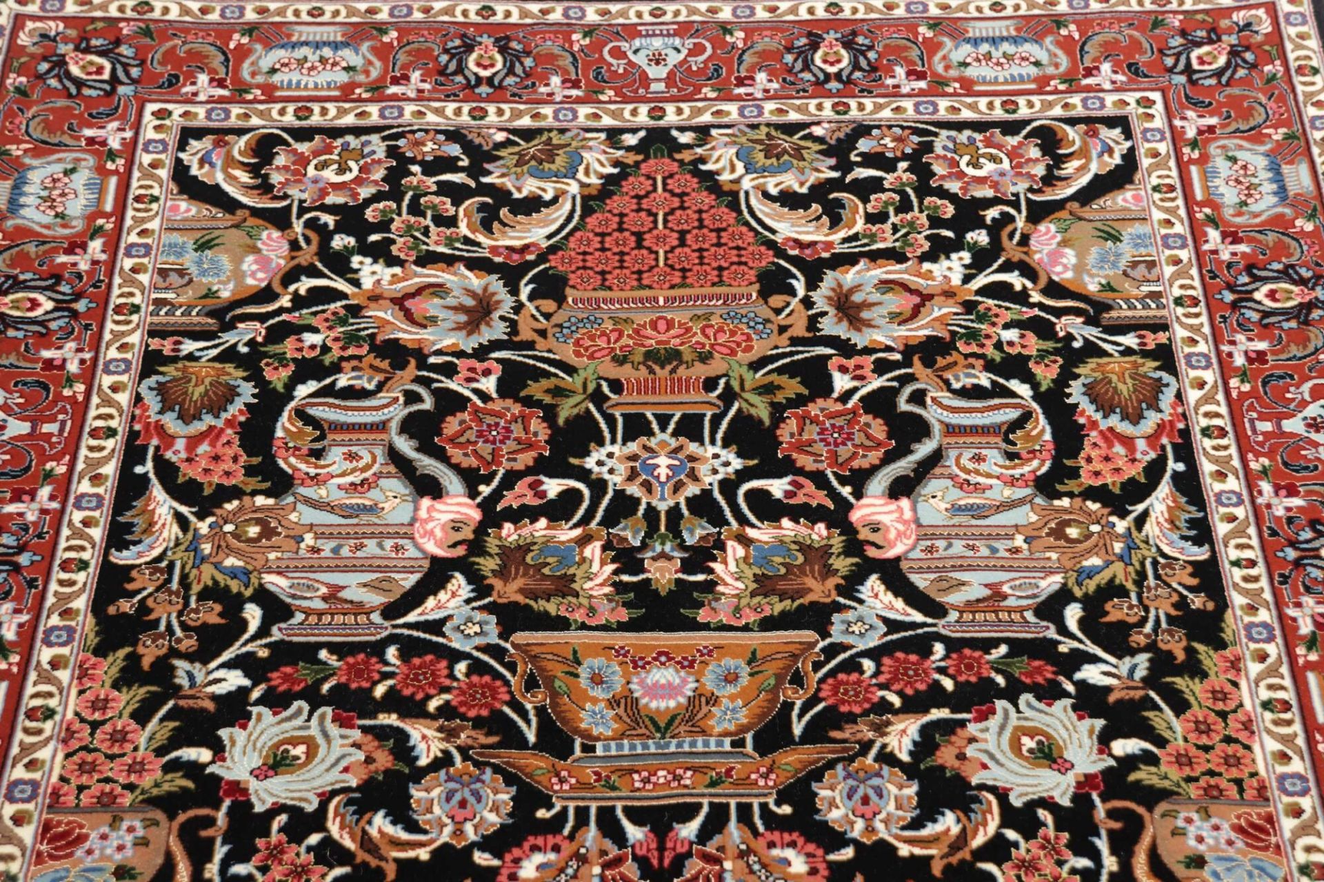 Handgeknüpfter Isfahan Perserteppich, 104 × 156 cm, Wolle & Seide