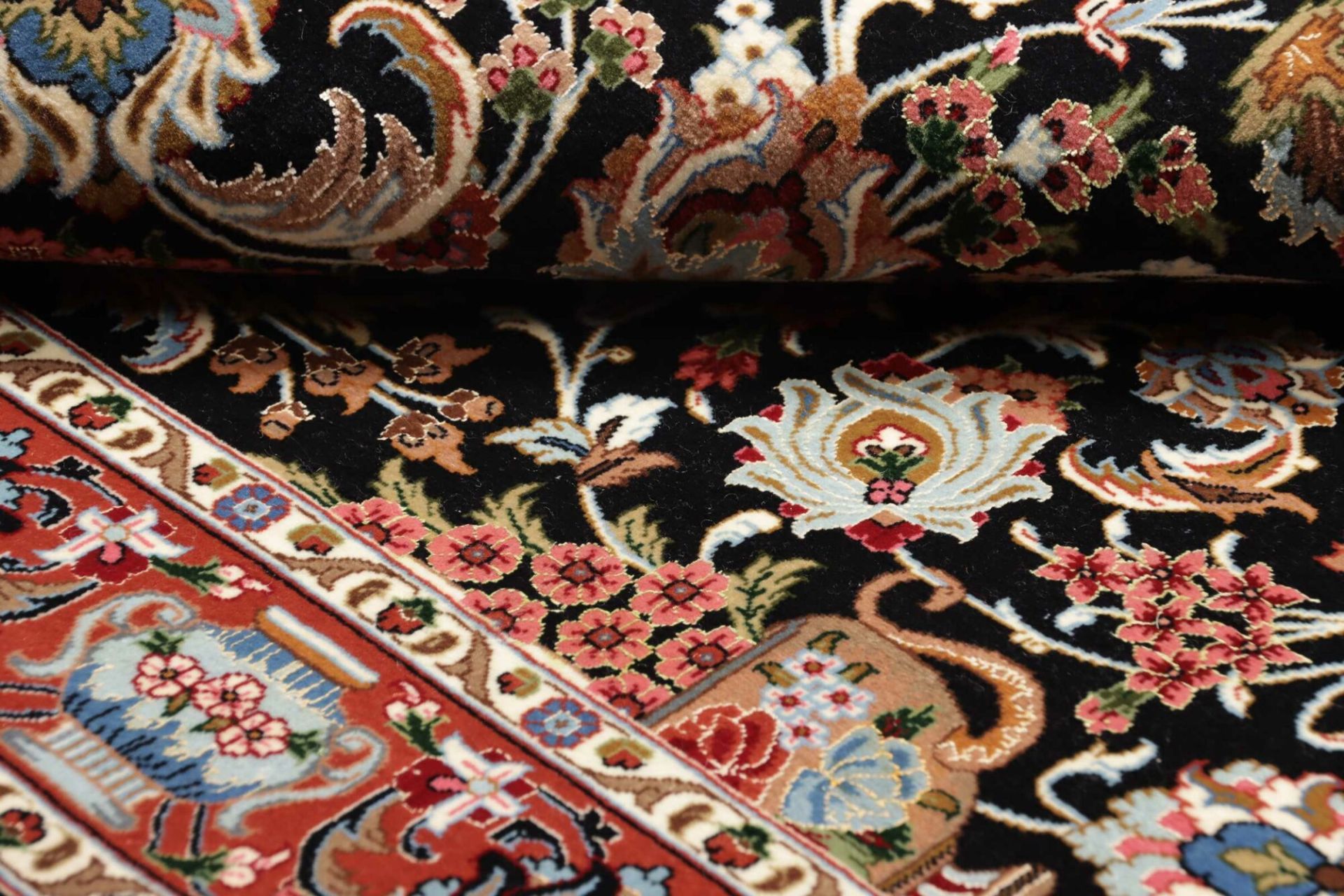 Handgeknüpfter Isfahan Perserteppich, 104 × 156 cm, Wolle & Seide