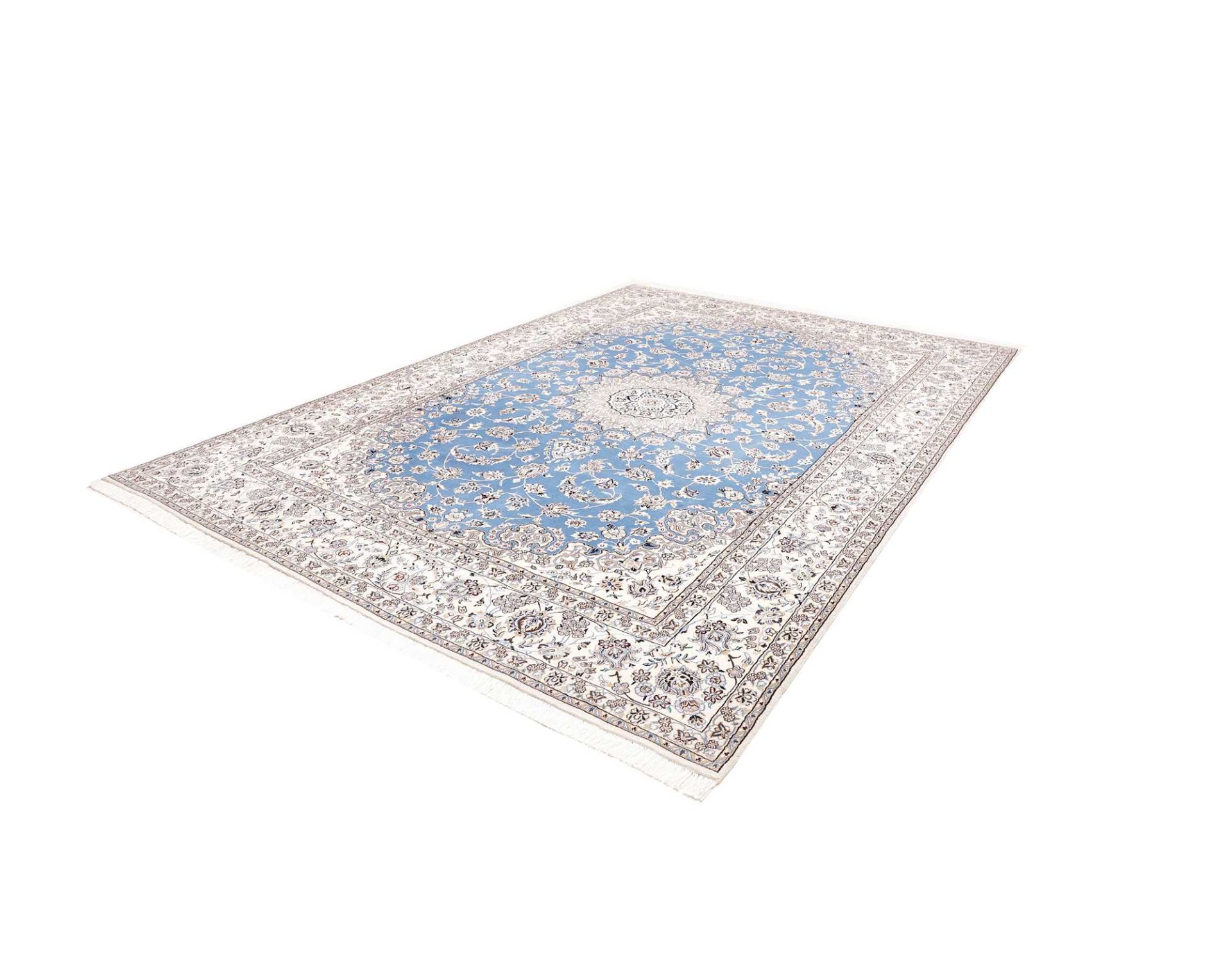 Handgeknüpfter Nain Perserteppich 246 × 349 cm