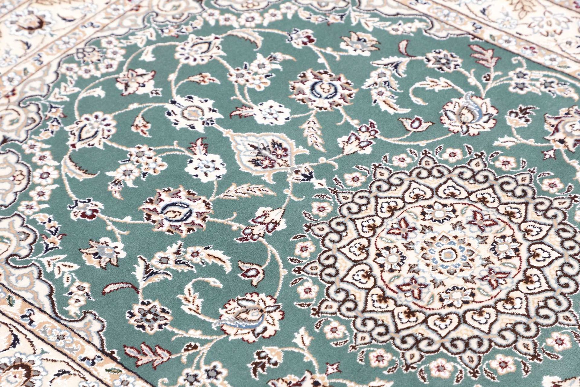 Nain Perserteppich 99 × 147 cm aus Wolle, handgeknüpft